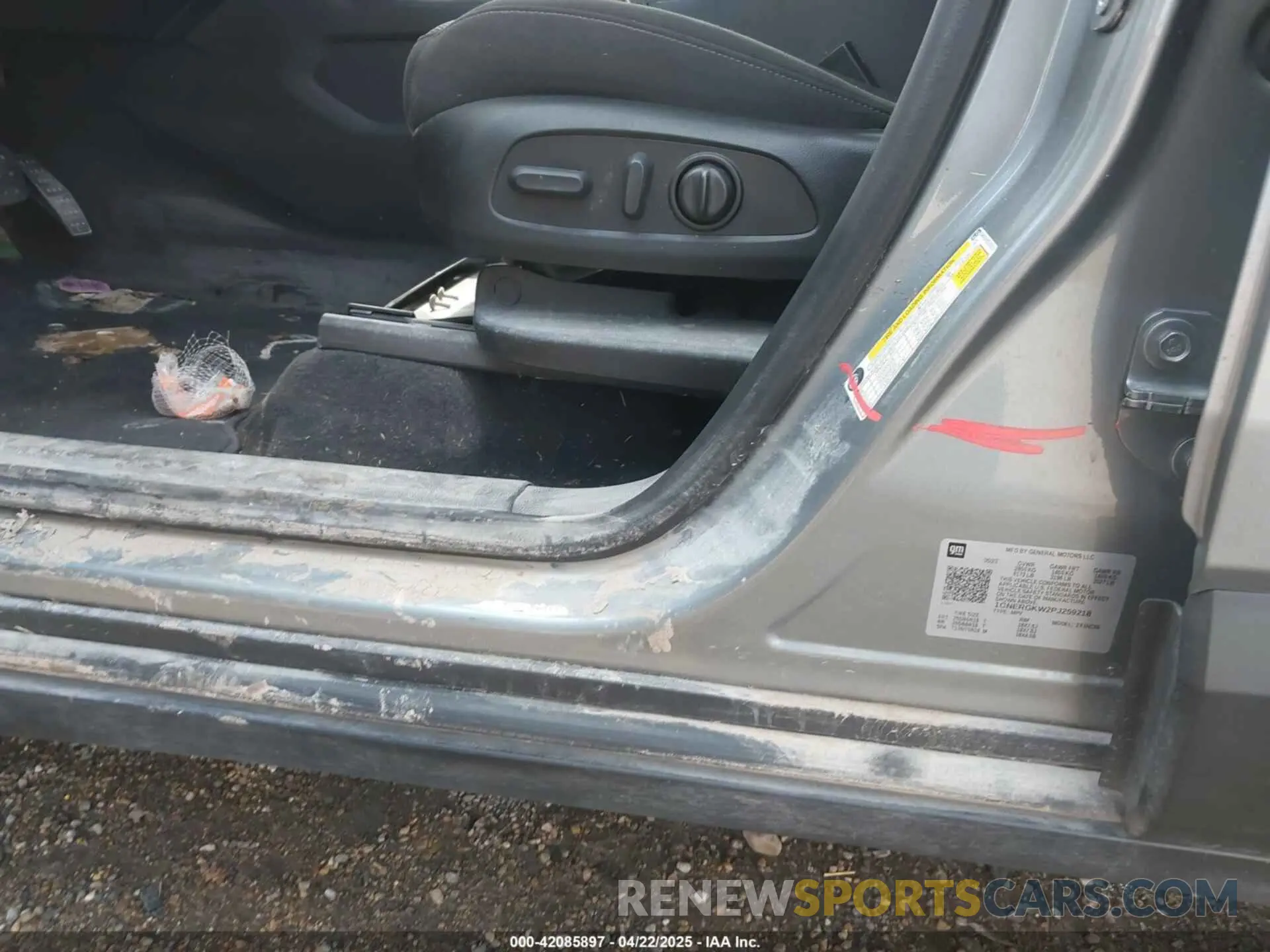 6 Photograph of a damaged car 1GNERGKW2PJ259218 CHEVROLET TRAVERSE 2023