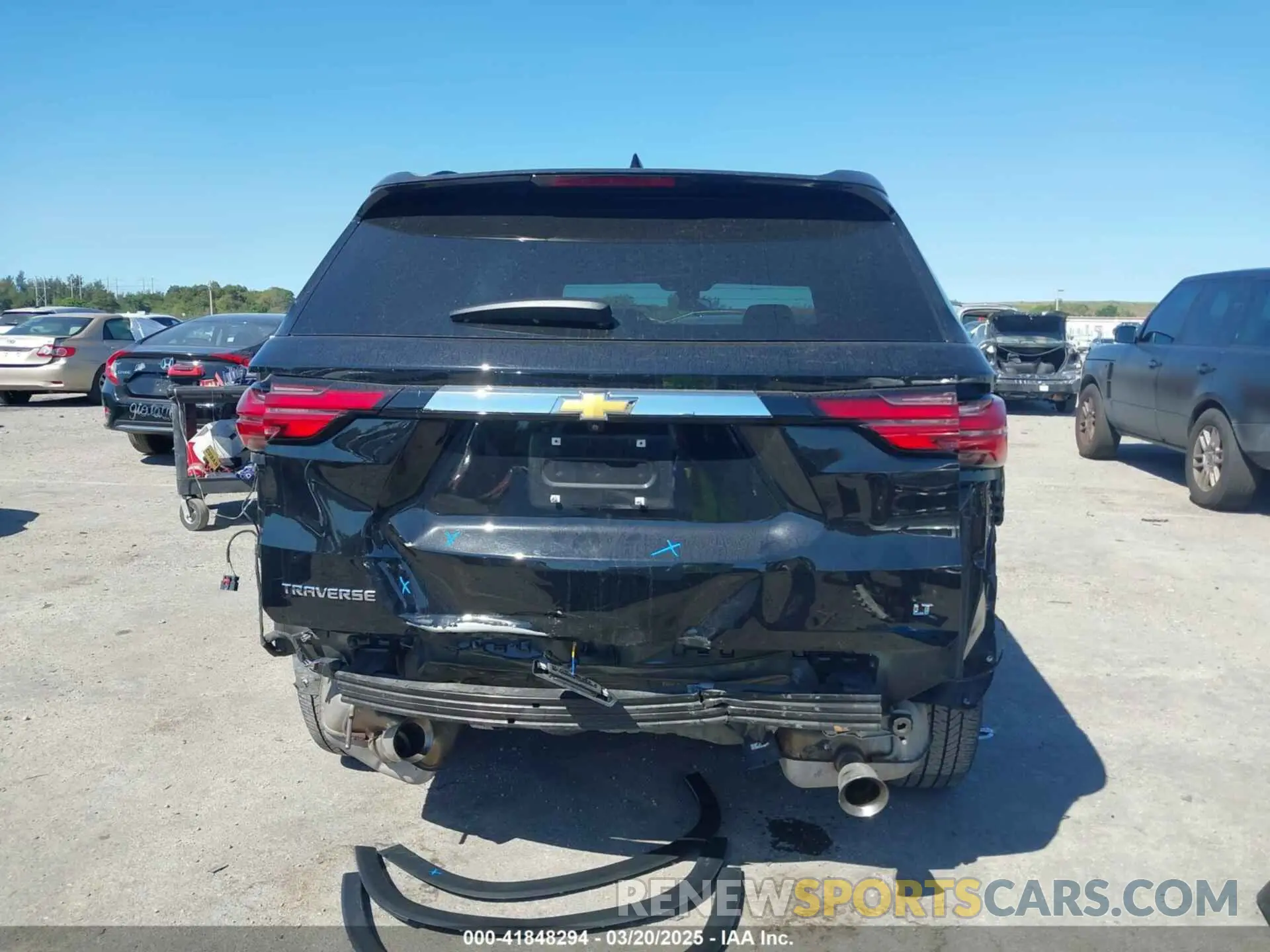 6 Photograph of a damaged car 1GNERGKW2PJ289979 CHEVROLET TRAVERSE 2023