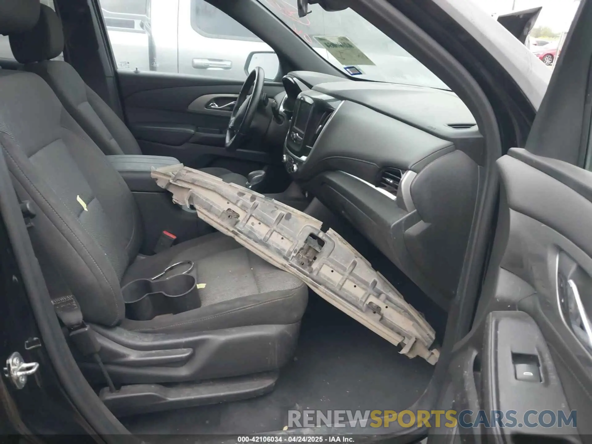 5 Фотография поврежденного автомобиля 1GNERGKW3PJ276061 CHEVROLET TRAVERSE 2023