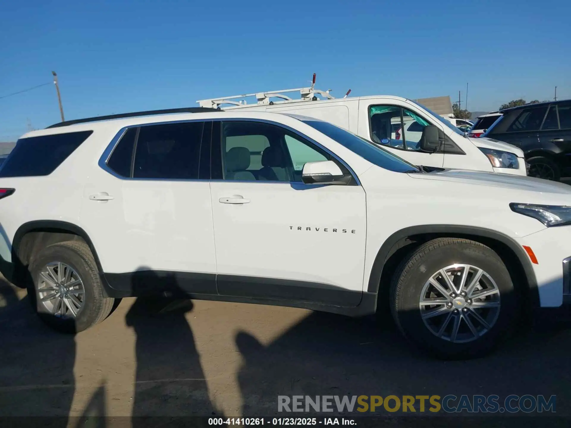 13 Фотография поврежденного автомобиля 1GNERGKW4PJ235325 CHEVROLET TRAVERSE 2023