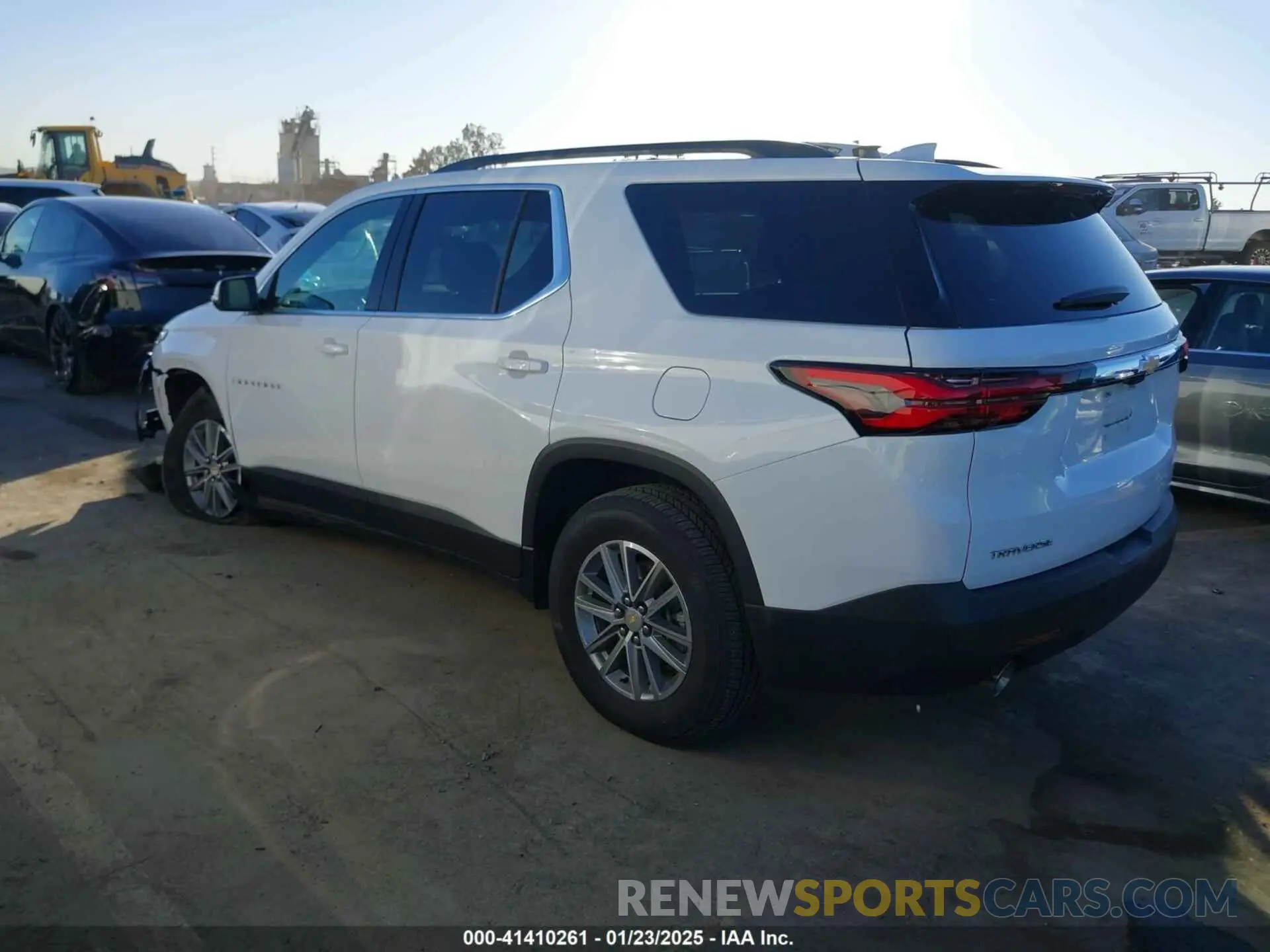 3 Фотография поврежденного автомобиля 1GNERGKW4PJ235325 CHEVROLET TRAVERSE 2023