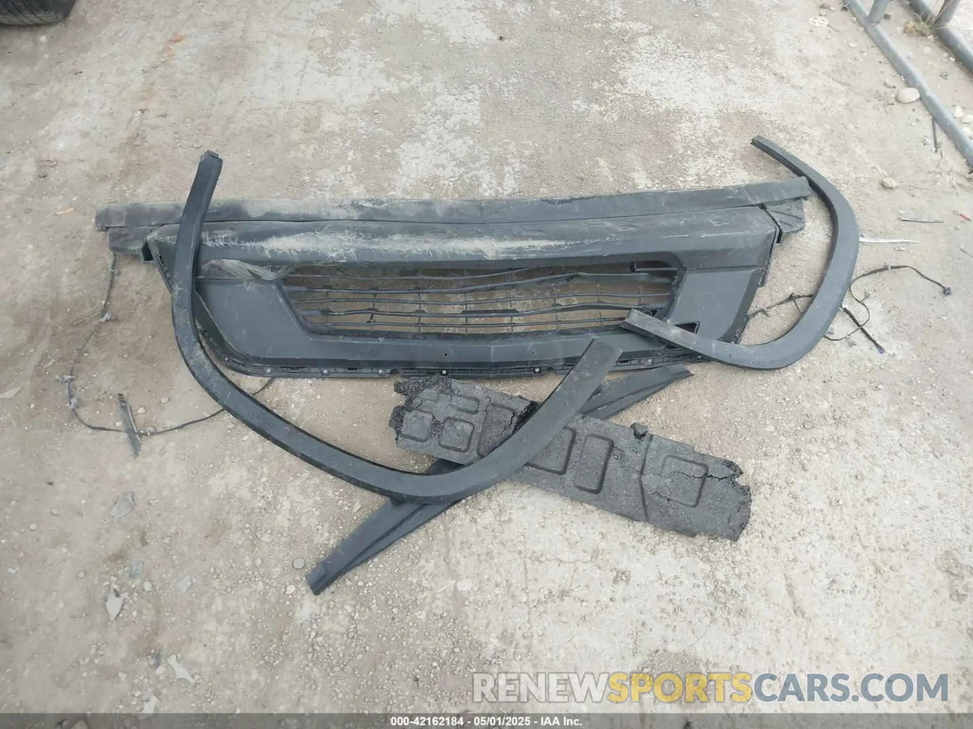 12 Photograph of a damaged car 1GNERGKW4PJ303672 CHEVROLET TRAVERSE 2023