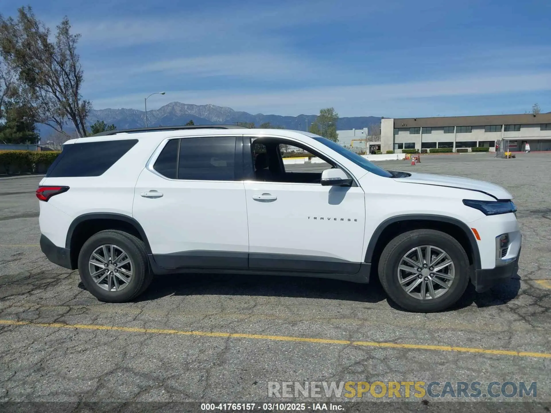 13 Фотография поврежденного автомобиля 1GNERGKW7PJ223881 CHEVROLET TRAVERSE 2023
