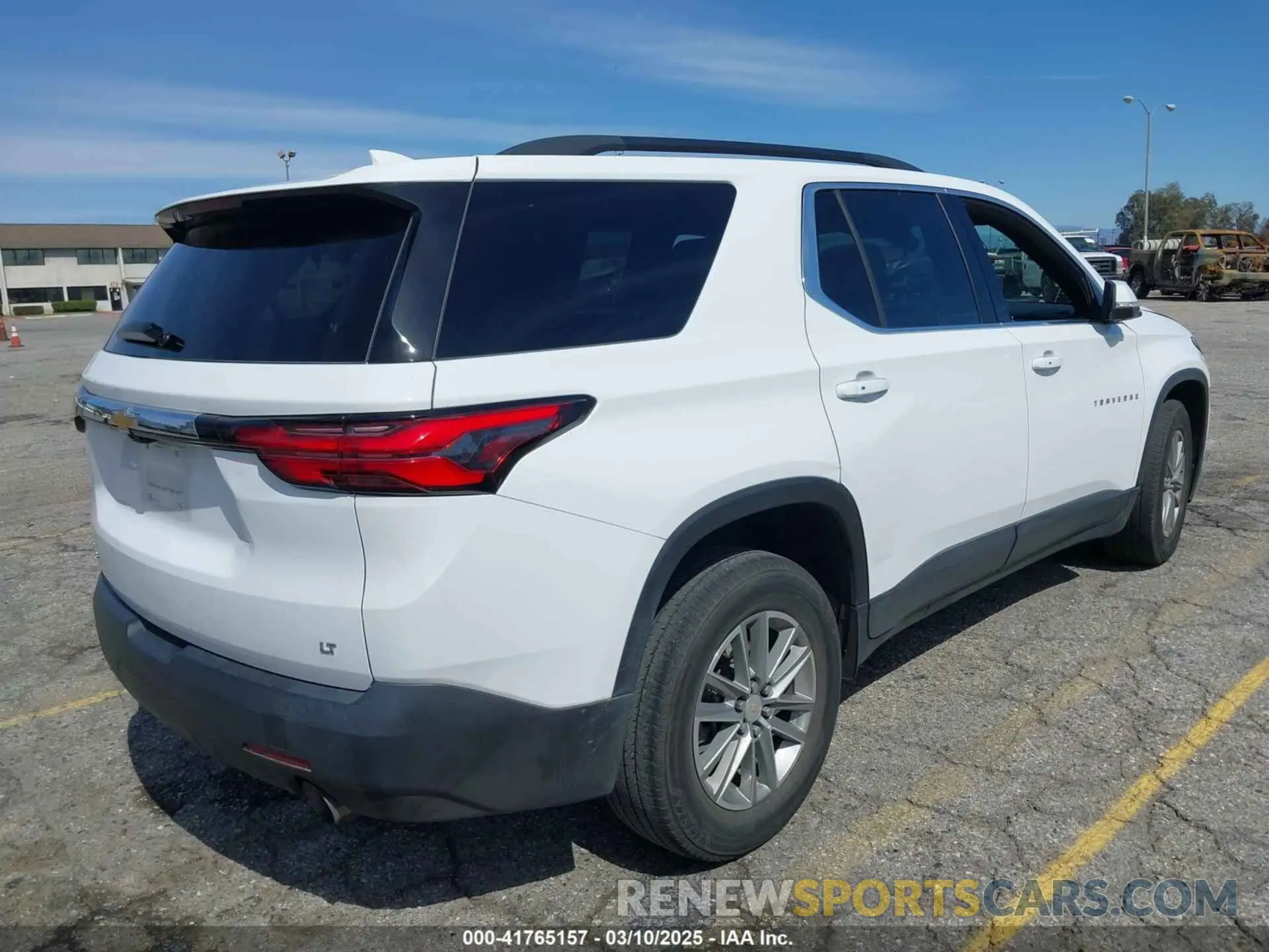 4 Фотография поврежденного автомобиля 1GNERGKW7PJ223881 CHEVROLET TRAVERSE 2023