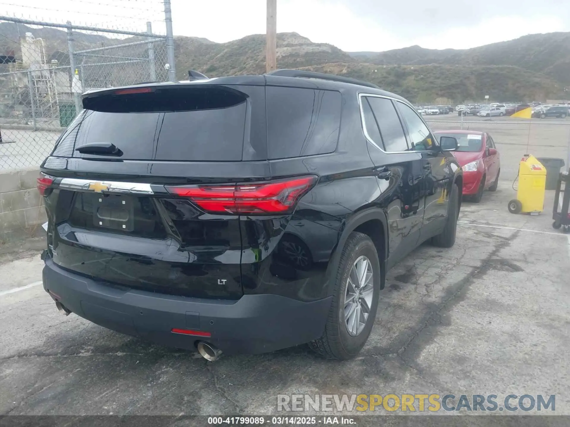 4 Фотография поврежденного автомобиля 1GNERGKW8PJ134174 CHEVROLET TRAVERSE 2023