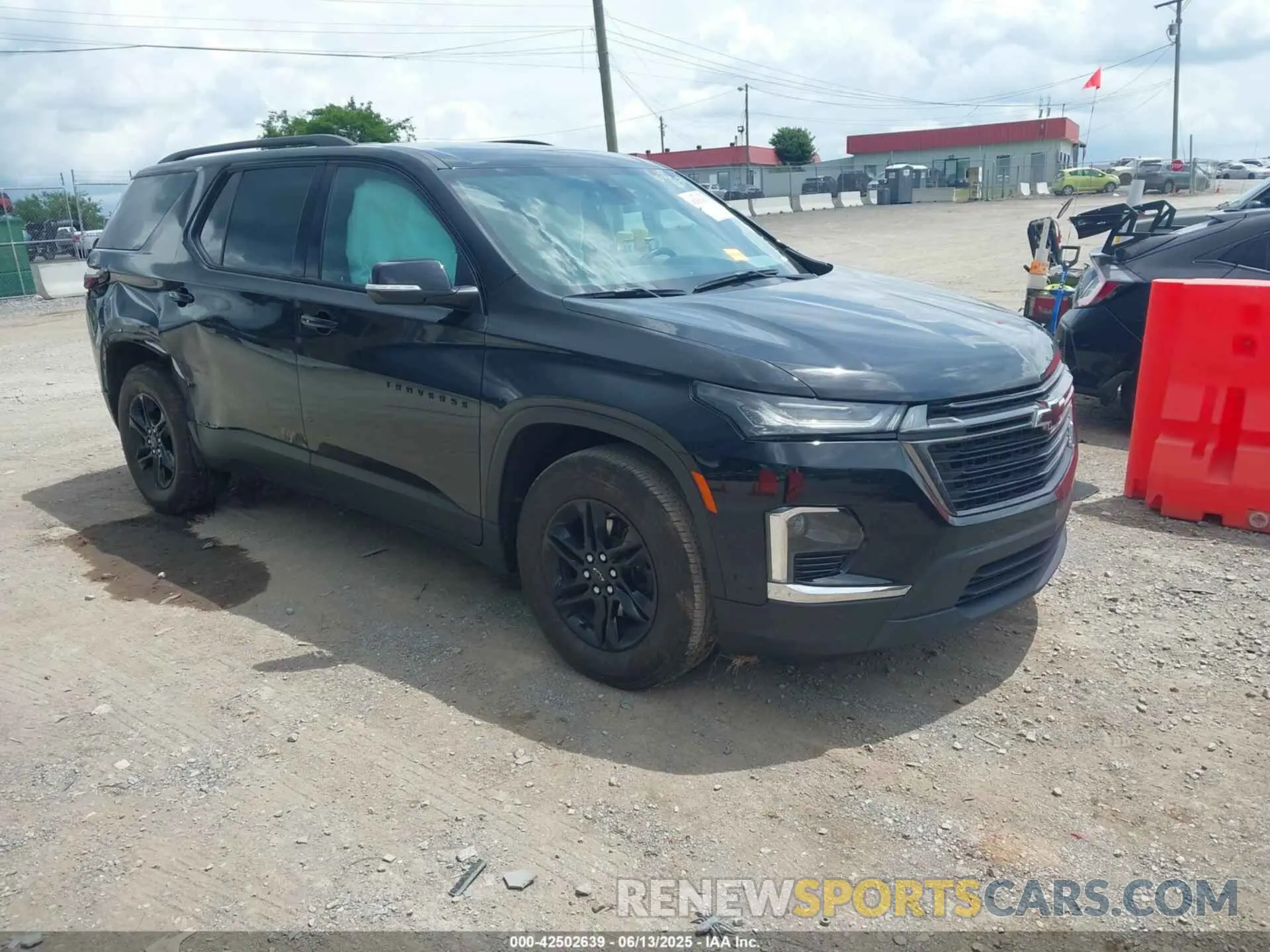 1 Photograph of a damaged car 1GNERGKW8PJ187375 CHEVROLET TRAVERSE 2023