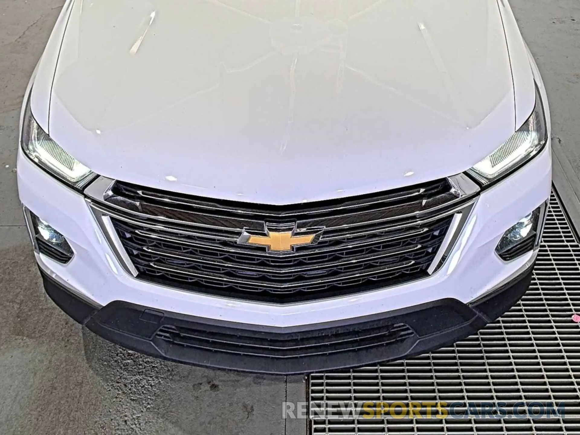 9 Photograph of a damaged car 1GNERGKW8PJ211562 CHEVROLET TRAVERSE 2023
