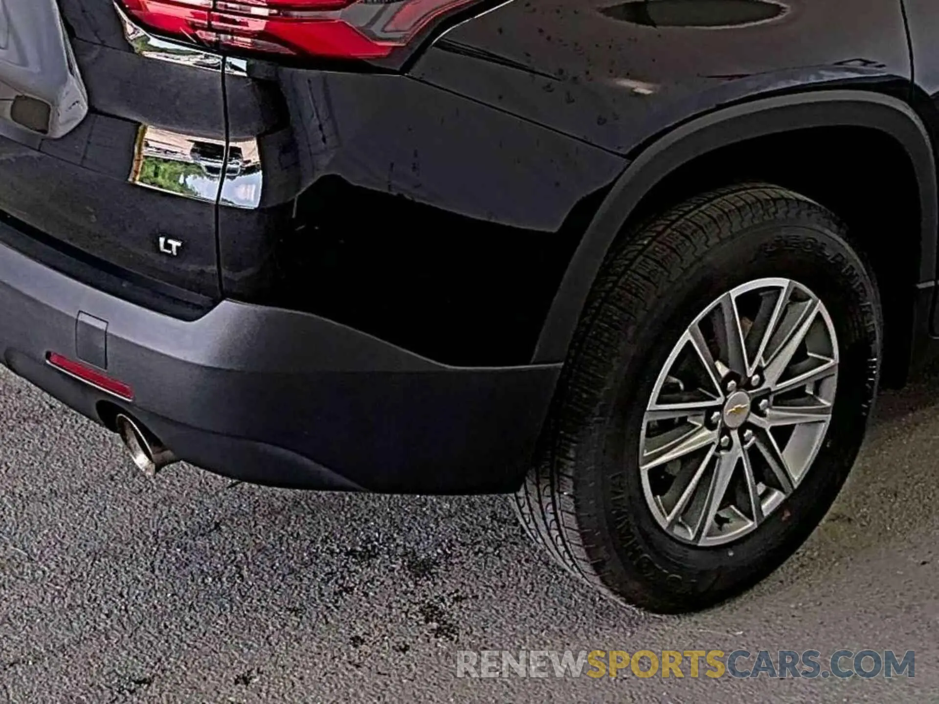 10 Photograph of a damaged car 1GNERGKW9PJ206483 CHEVROLET TRAVERSE 2023