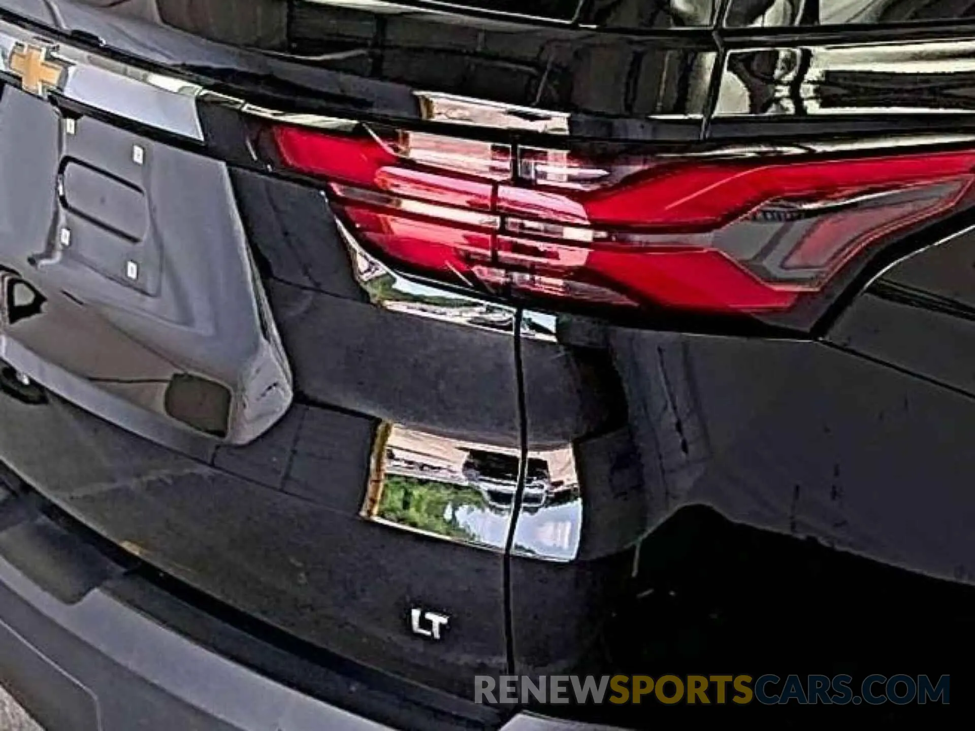 13 Photograph of a damaged car 1GNERGKW9PJ206483 CHEVROLET TRAVERSE 2023