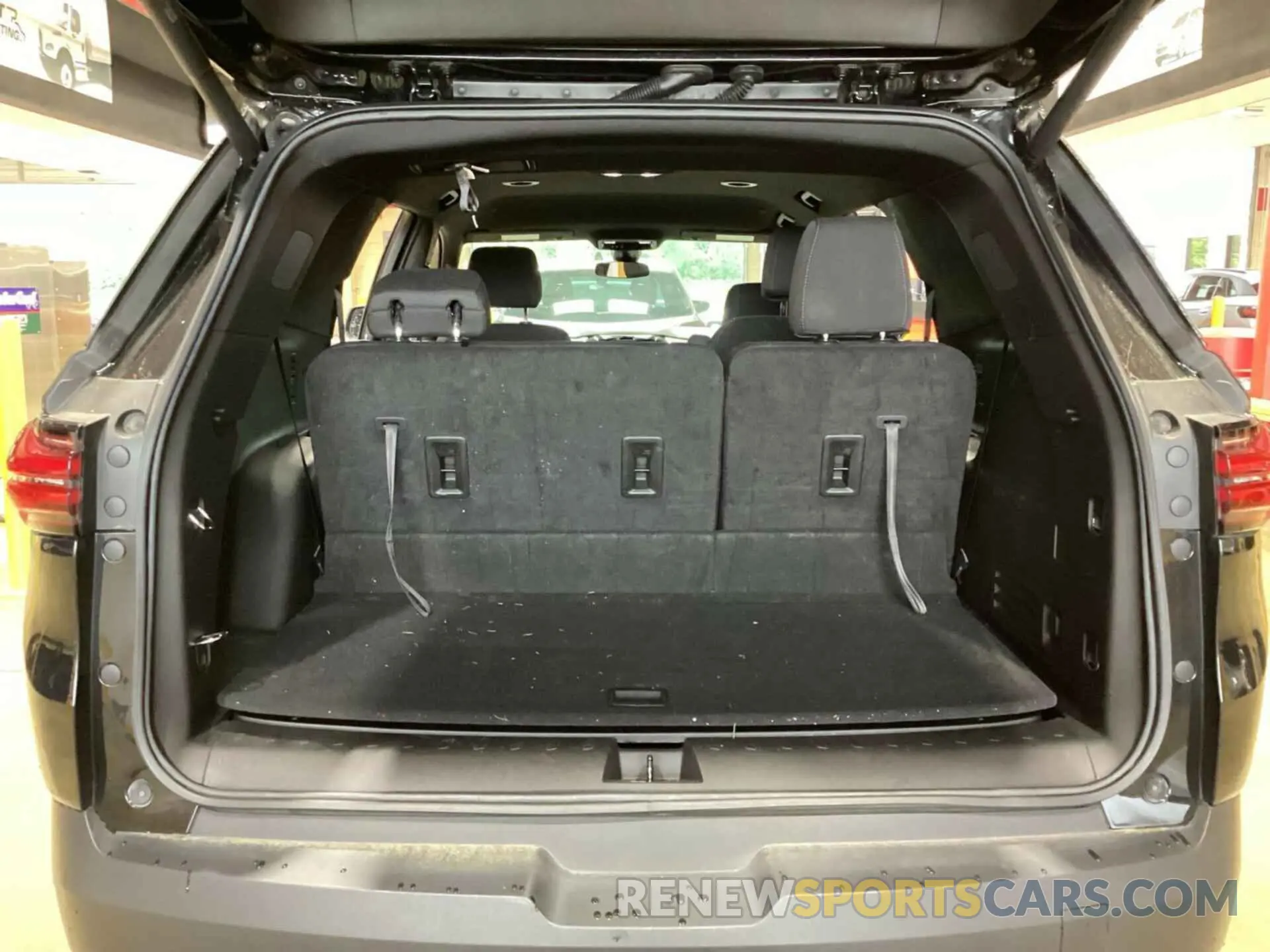 2 Photograph of a damaged car 1GNERGKW9PJ206483 CHEVROLET TRAVERSE 2023
