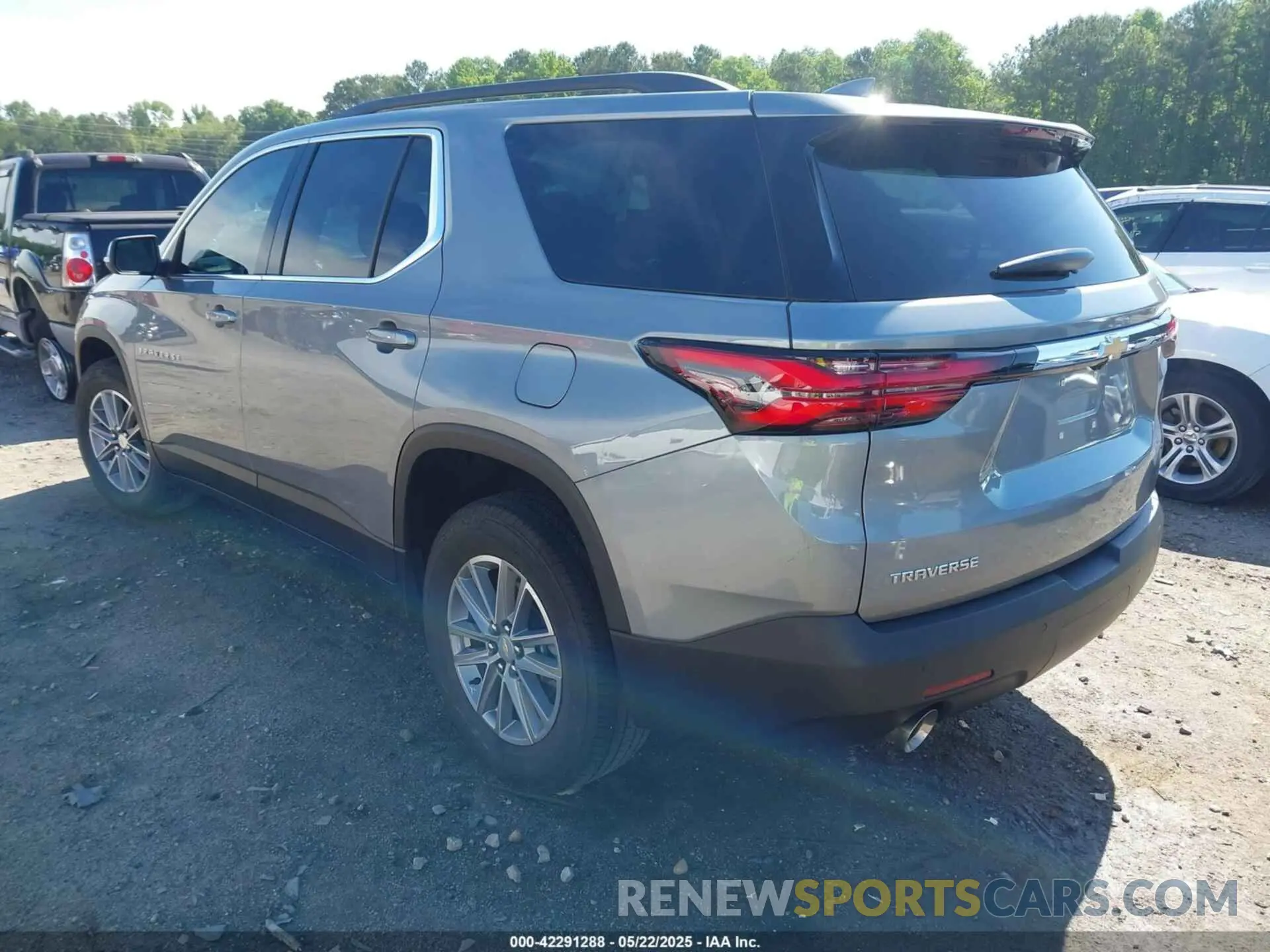 3 Фотография поврежденного автомобиля 1GNERGKWXPJ104352 CHEVROLET TRAVERSE 2023