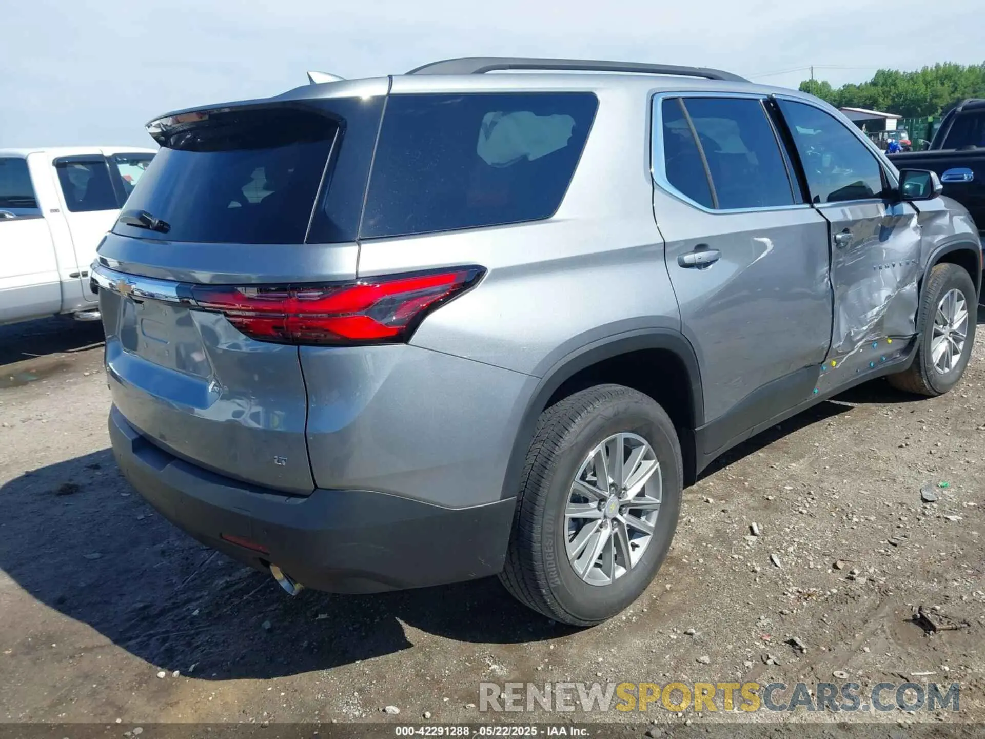 4 Фотография поврежденного автомобиля 1GNERGKWXPJ104352 CHEVROLET TRAVERSE 2023
