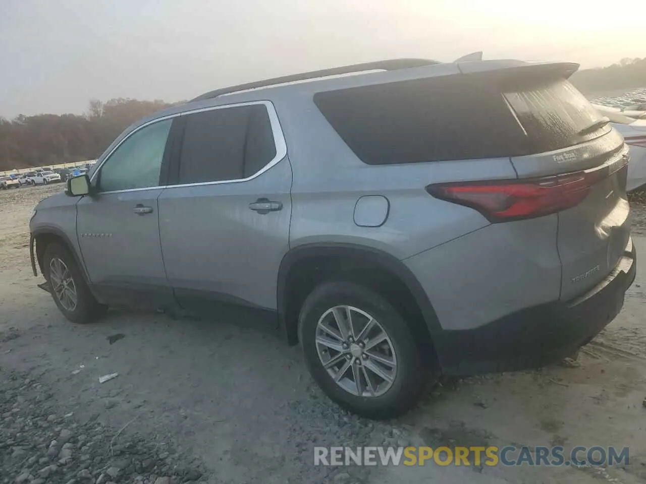 2 Фотография поврежденного автомобиля 1GNERGKWXPJ215841 CHEVROLET TRAVERSE 2023
