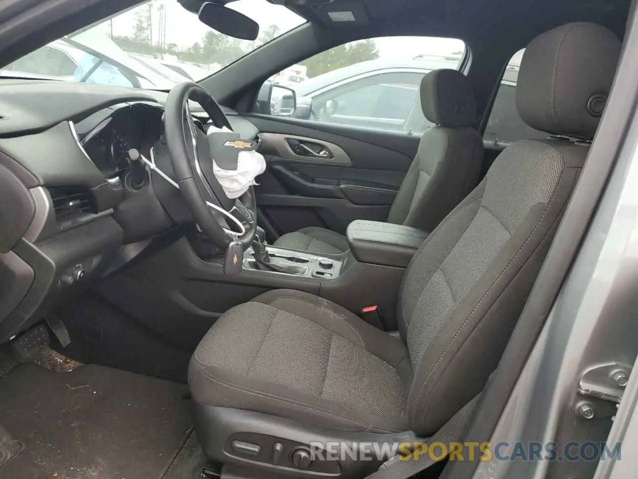 7 Фотография поврежденного автомобиля 1GNERGKWXPJ215841 CHEVROLET TRAVERSE 2023