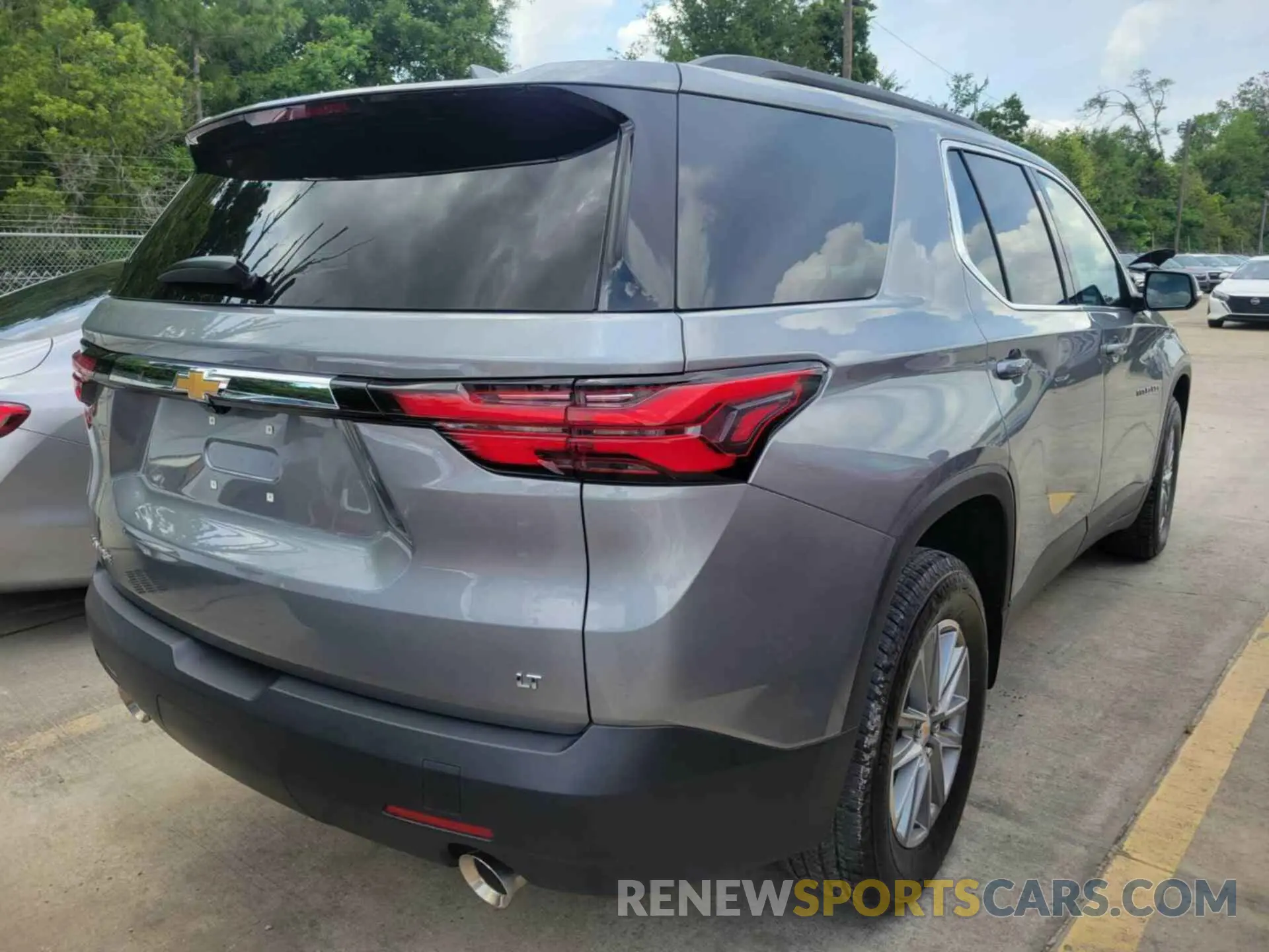 16 Photograph of a damaged car 1GNERGKWXPJ247091 CHEVROLET TRAVERSE 2023