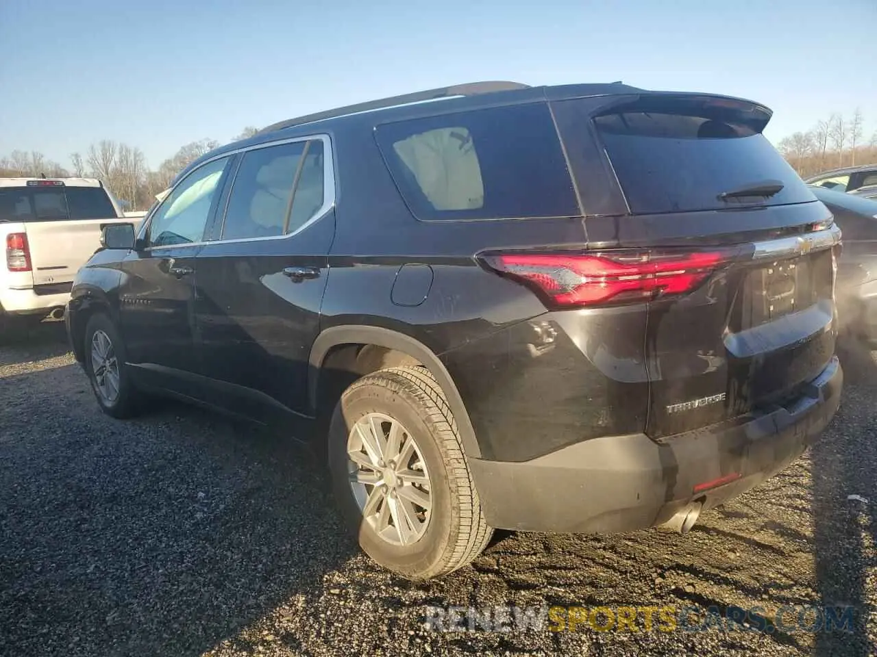 2 Фотография поврежденного автомобиля 1GNERGKWXPJ278454 CHEVROLET TRAVERSE 2023