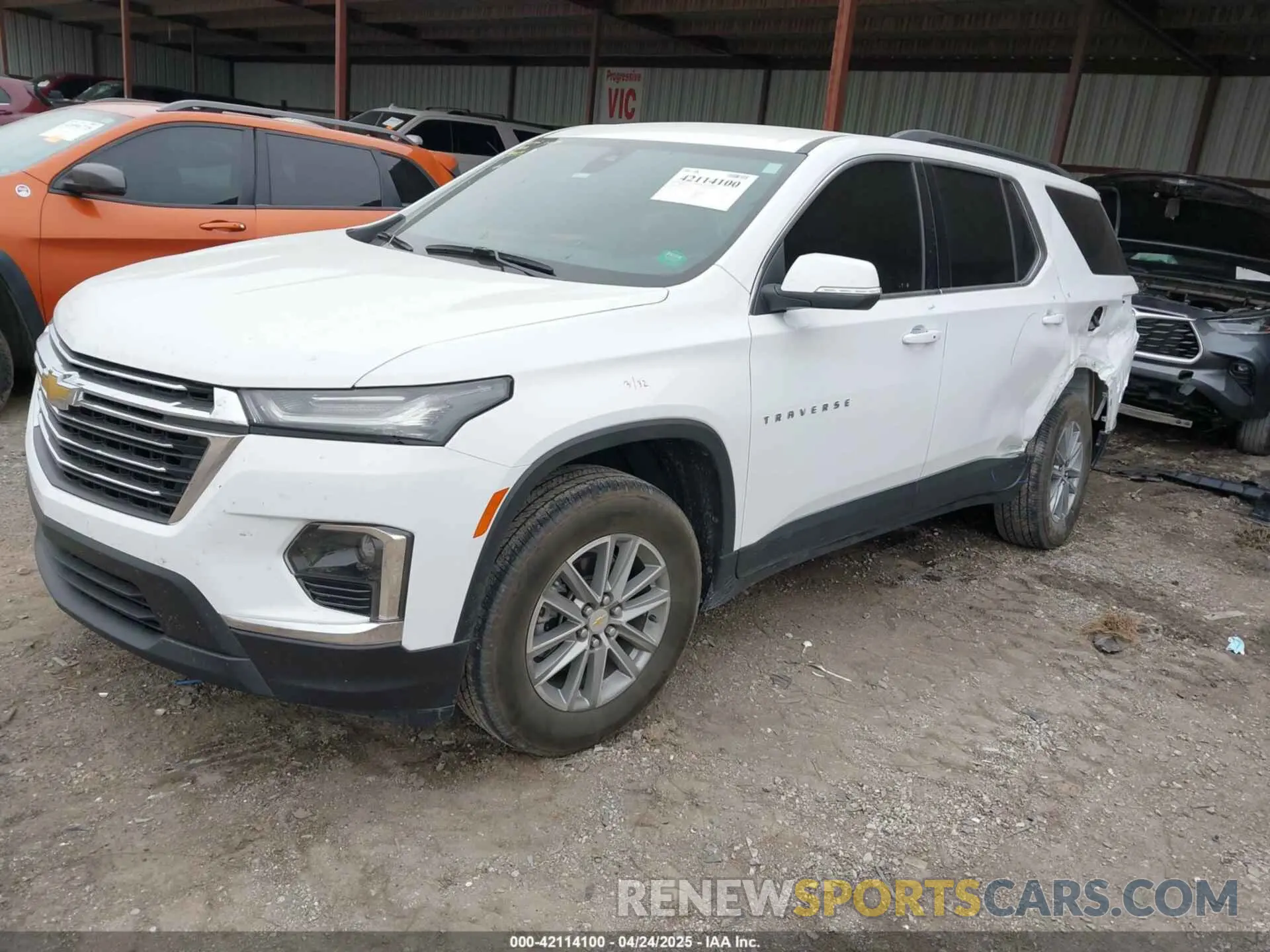 2 Фотография поврежденного автомобиля 1GNERHKWXPJ194379 CHEVROLET TRAVERSE 2023