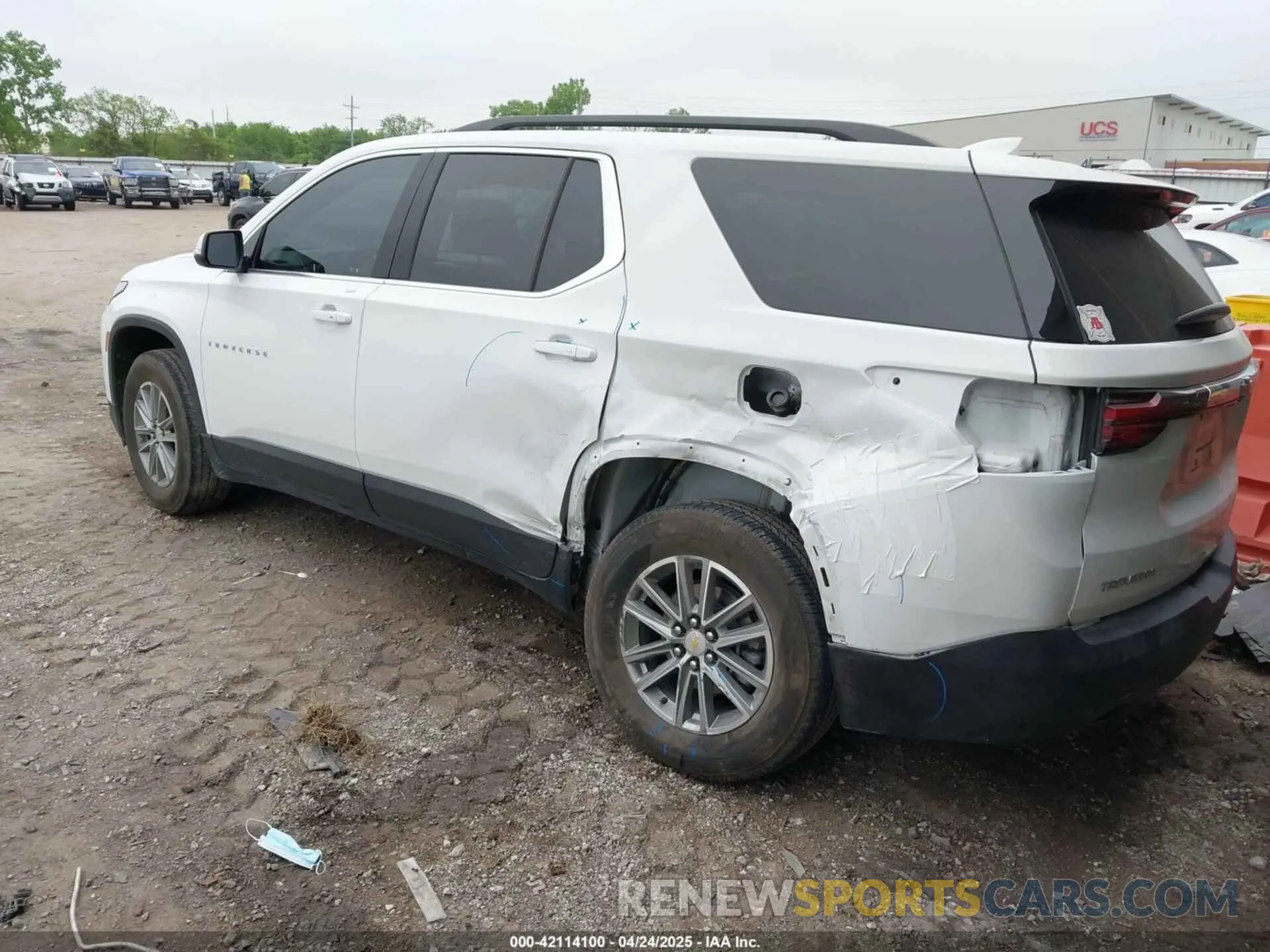 3 Фотография поврежденного автомобиля 1GNERHKWXPJ194379 CHEVROLET TRAVERSE 2023
