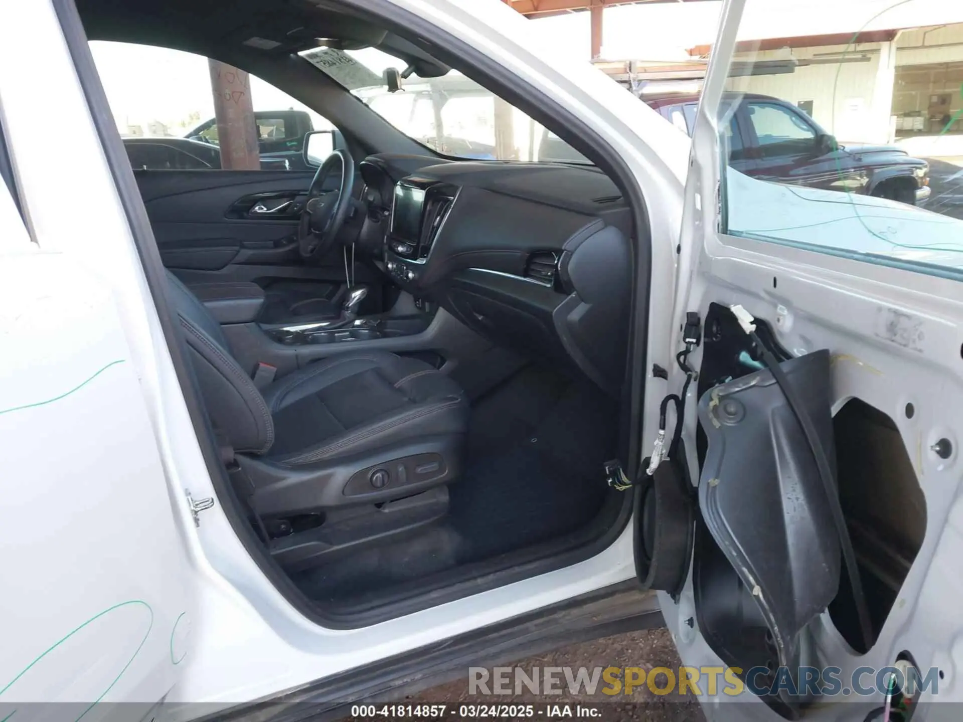 5 Фотография поврежденного автомобиля 1GNERJKW7PJ230813 CHEVROLET TRAVERSE 2023