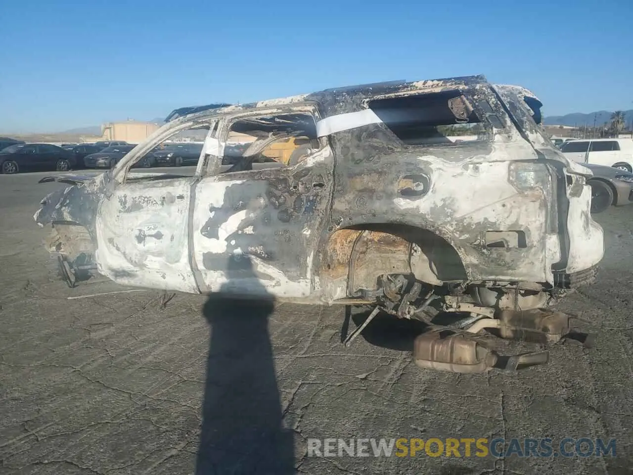 2 Фотография поврежденного автомобиля 1GNERKKW0PJ114875 CHEVROLET TRAVERSE 2023