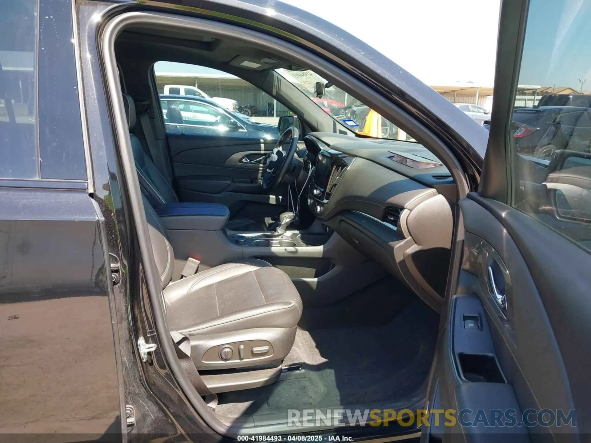 5 Фотография поврежденного автомобиля 1GNERKKW1PJ136870 CHEVROLET TRAVERSE 2023
