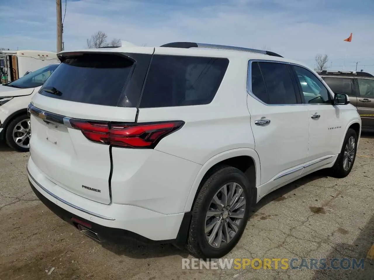 3 Фотография поврежденного автомобиля 1GNERKKW4PJ127211 CHEVROLET TRAVERSE 2023