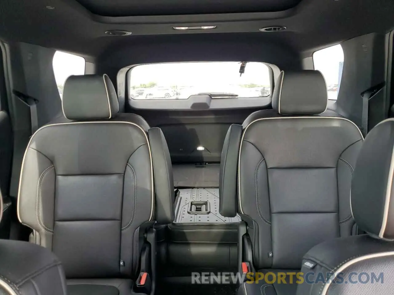 10 Photograph of a damaged car 1GNERKKW8PJ114056 CHEVROLET TRAVERSE 2023