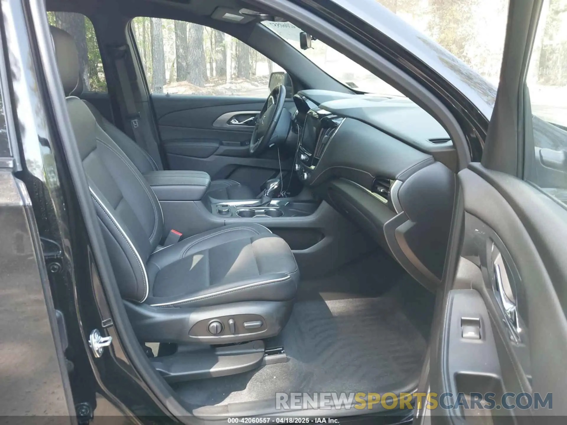 5 Фотография поврежденного автомобиля 1GNERKKW8PJ334863 CHEVROLET TRAVERSE 2023