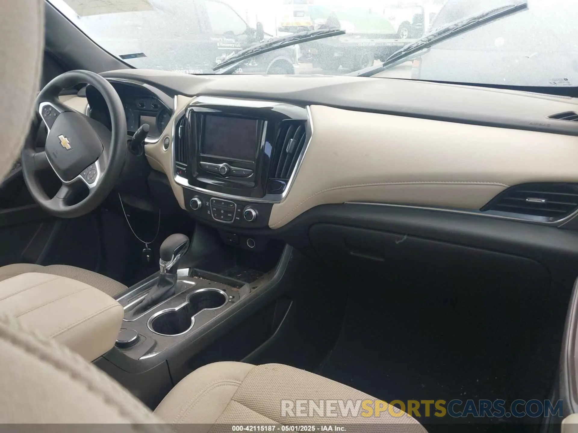 5 Photograph of a damaged car 1GNERLKW7PJ242259 CHEVROLET TRAVERSE 2023