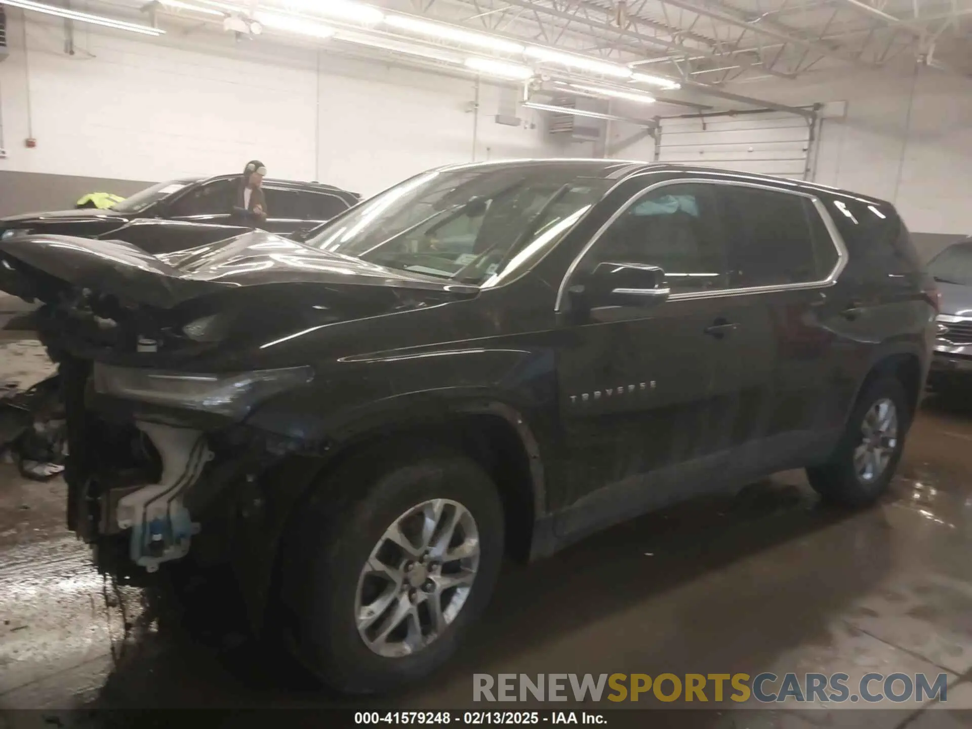 2 Фотография поврежденного автомобиля 1GNEVFKW6PJ334301 CHEVROLET TRAVERSE 2023