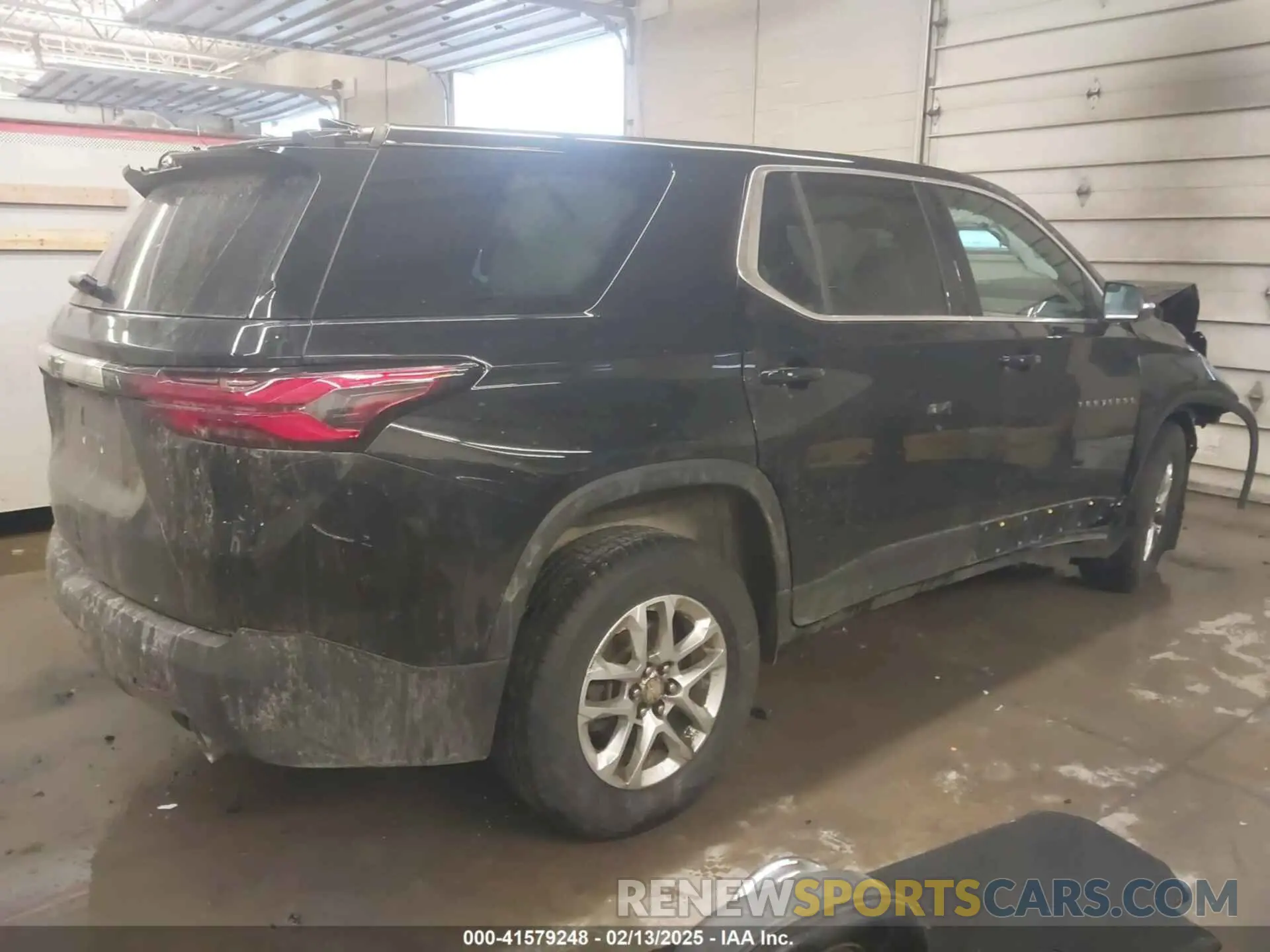 4 Фотография поврежденного автомобиля 1GNEVFKW6PJ334301 CHEVROLET TRAVERSE 2023