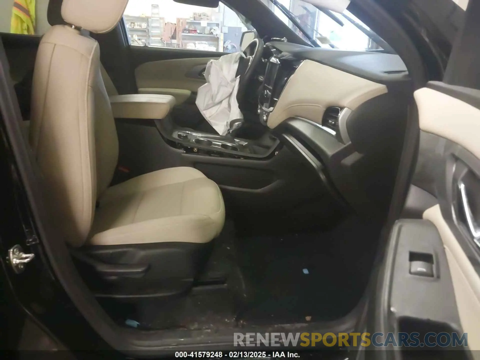 5 Фотография поврежденного автомобиля 1GNEVFKW6PJ334301 CHEVROLET TRAVERSE 2023