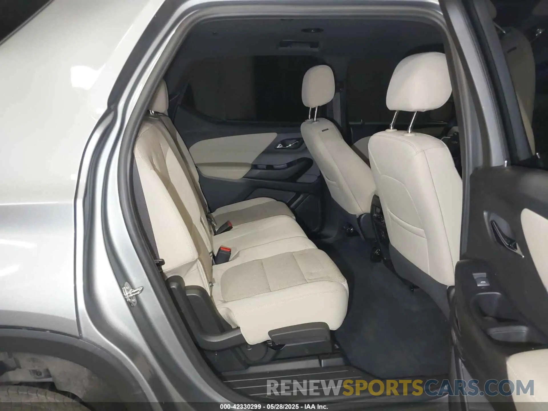 8 Фотография поврежденного автомобиля 1GNEVFKW8PJ141826 CHEVROLET TRAVERSE 2023