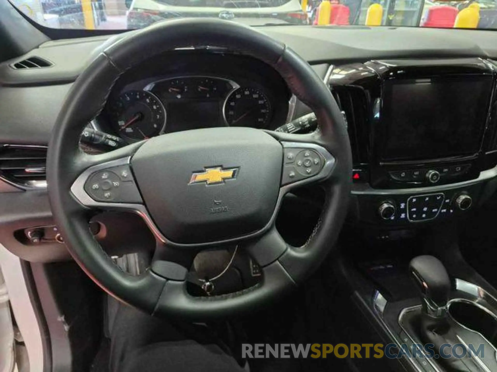 4 Photograph of a damaged car 1GNEVGKW1PJ293369 CHEVROLET TRAVERSE 2023