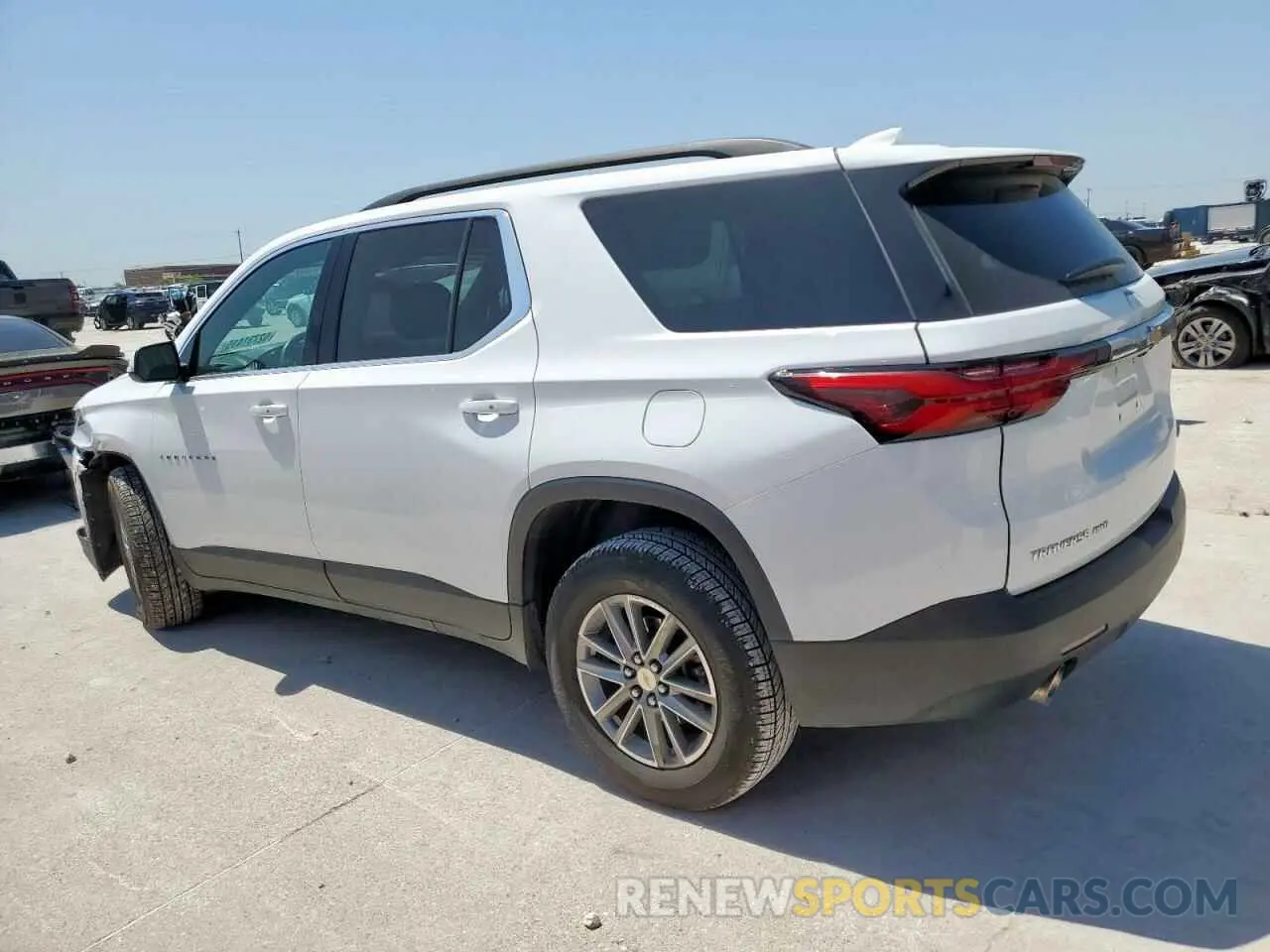 2 Фотография поврежденного автомобиля 1GNEVGKW2PJ168526 CHEVROLET TRAVERSE 2023