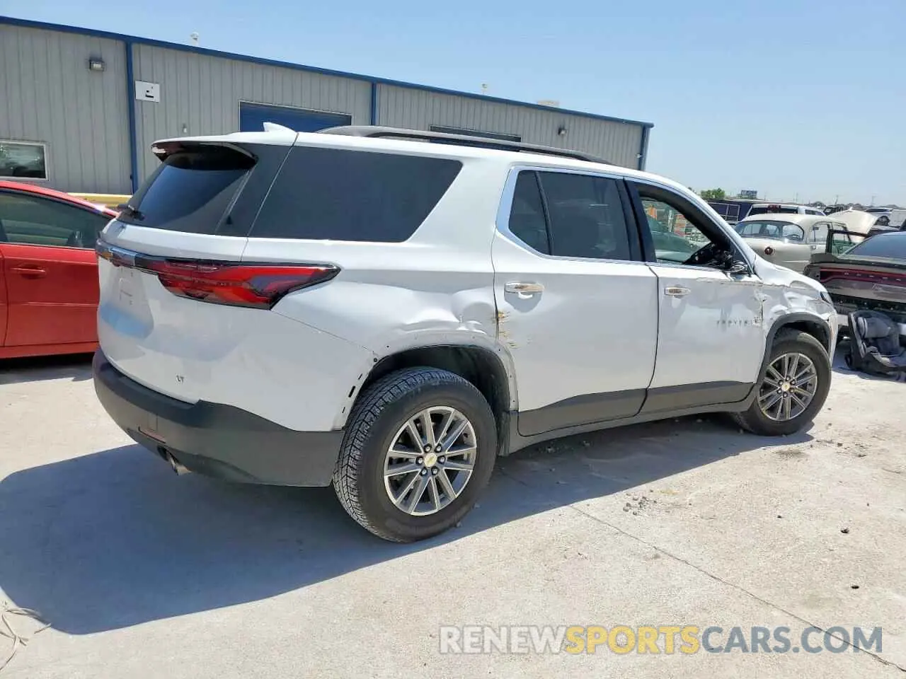 3 Фотография поврежденного автомобиля 1GNEVGKW2PJ168526 CHEVROLET TRAVERSE 2023