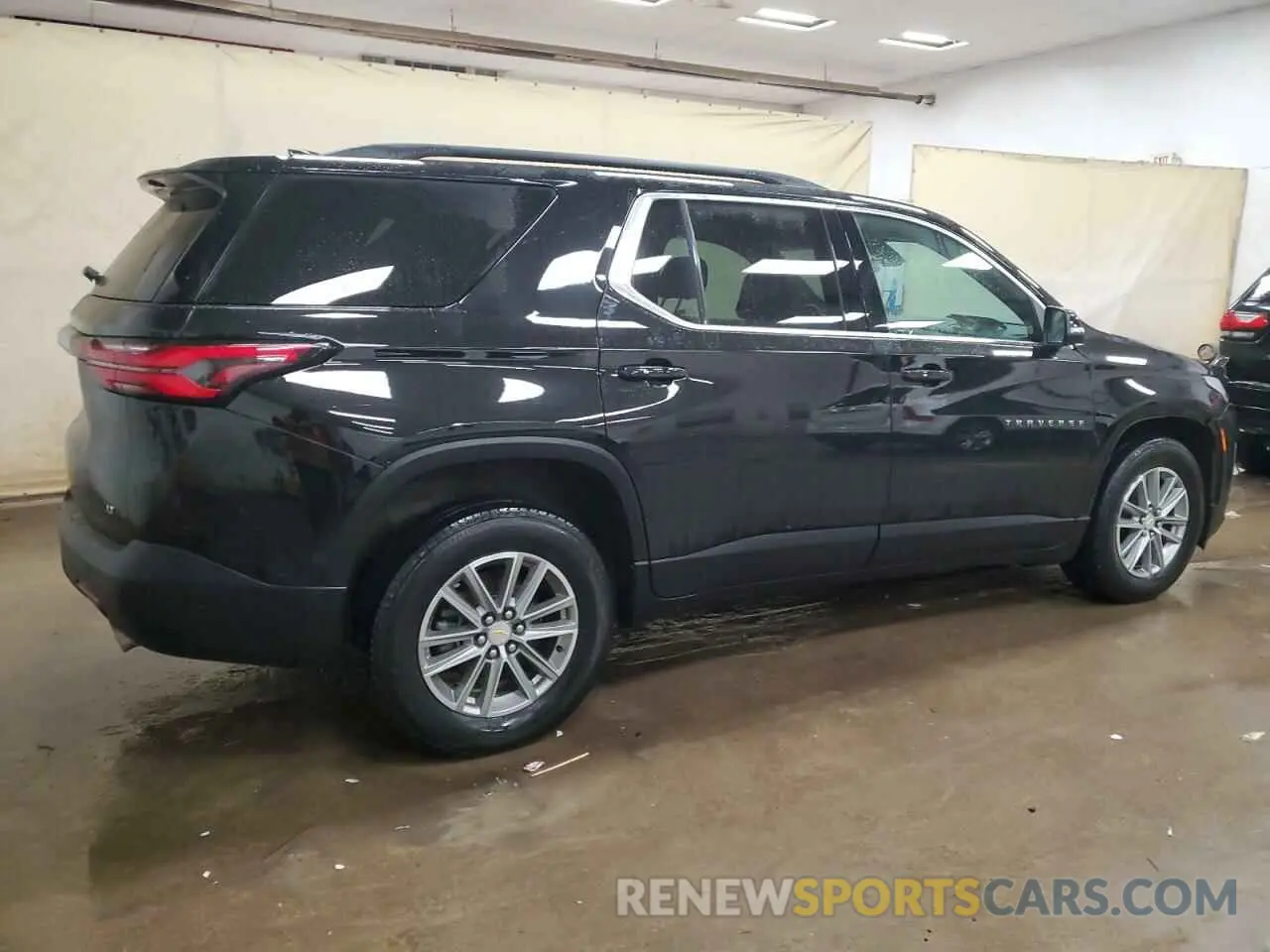 3 Фотография поврежденного автомобиля 1GNEVGKW3PJ263855 CHEVROLET TRAVERSE 2023
