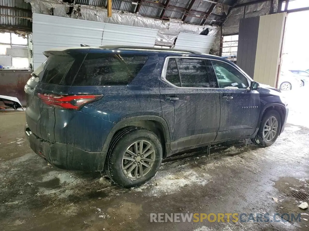3 Фотография поврежденного автомобиля 1GNEVGKW4PJ106996 CHEVROLET TRAVERSE 2023