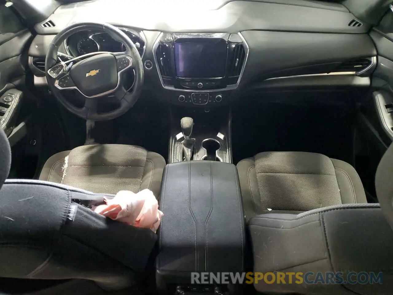 8 Фотография поврежденного автомобиля 1GNEVGKW4PJ106996 CHEVROLET TRAVERSE 2023
