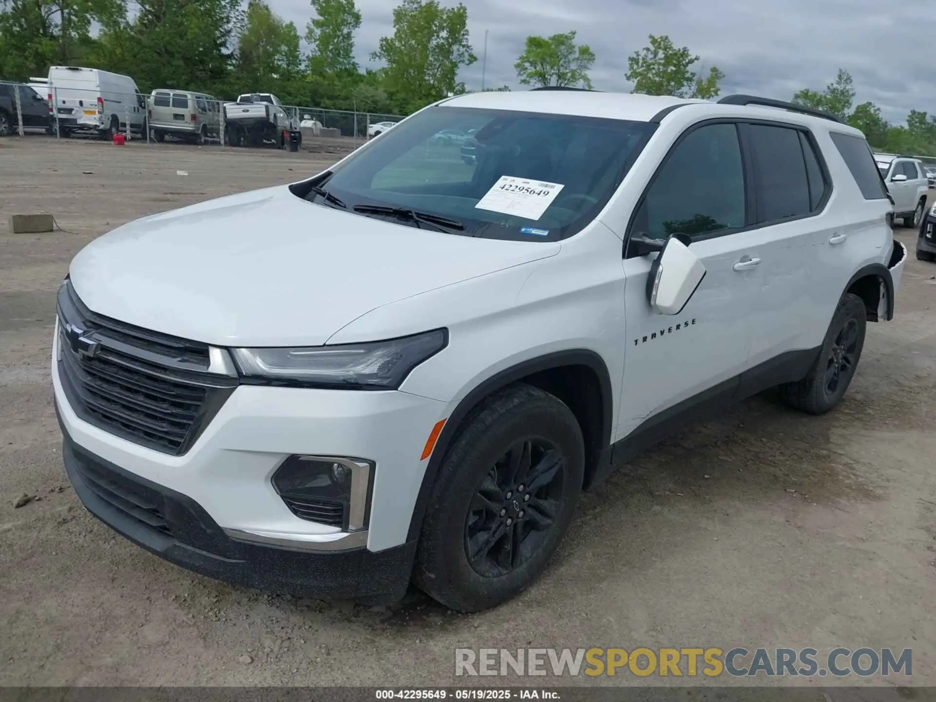 2 Photograph of a damaged car 1GNEVGKW4PJ172240 CHEVROLET TRAVERSE 2023