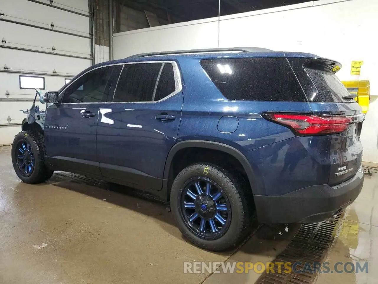 2 Photograph of a damaged car 1GNEVGKW4PJ253190 CHEVROLET TRAVERSE 2023
