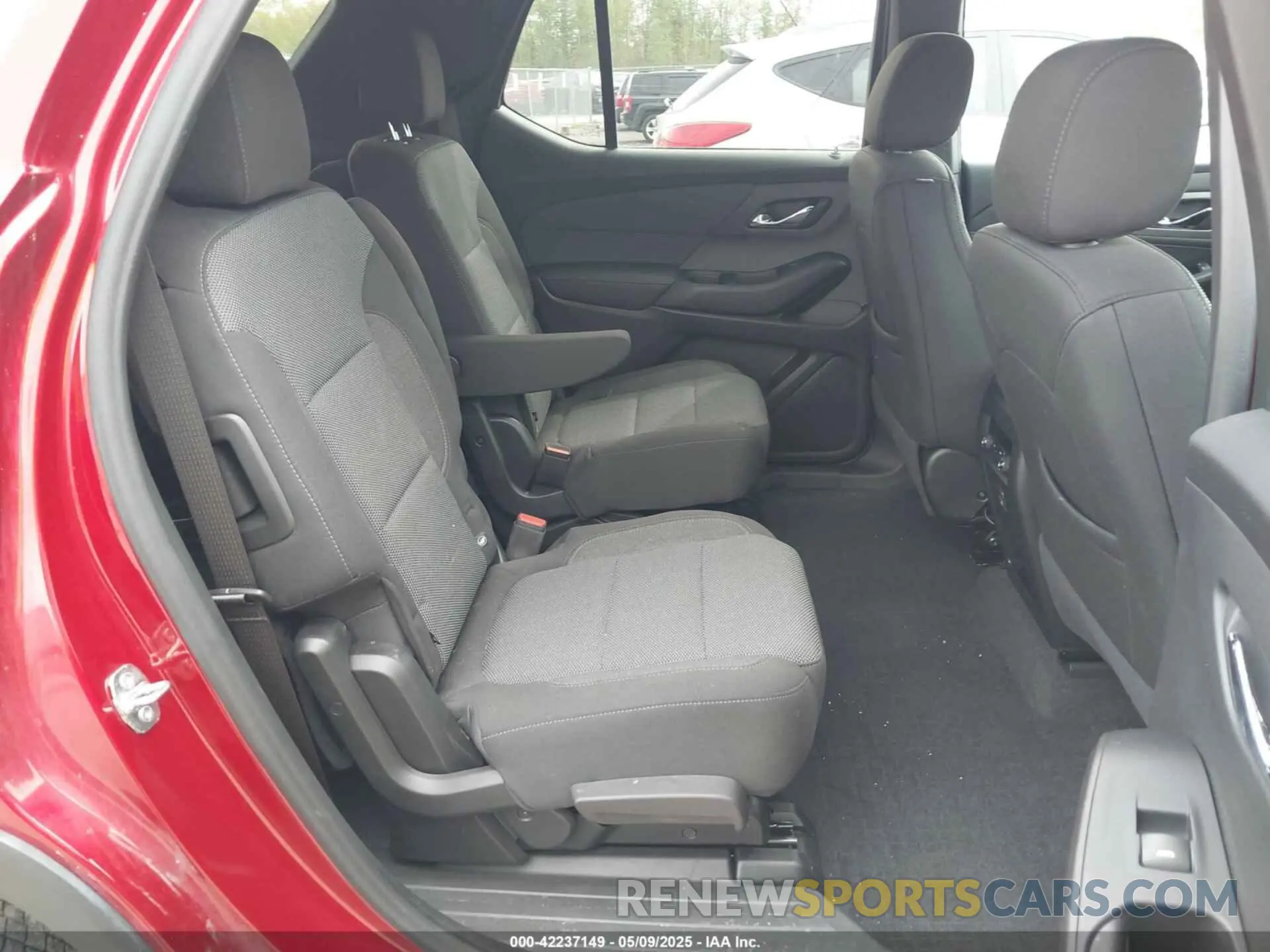 8 Фотография поврежденного автомобиля 1GNEVGKW4PJ277991 CHEVROLET TRAVERSE 2023