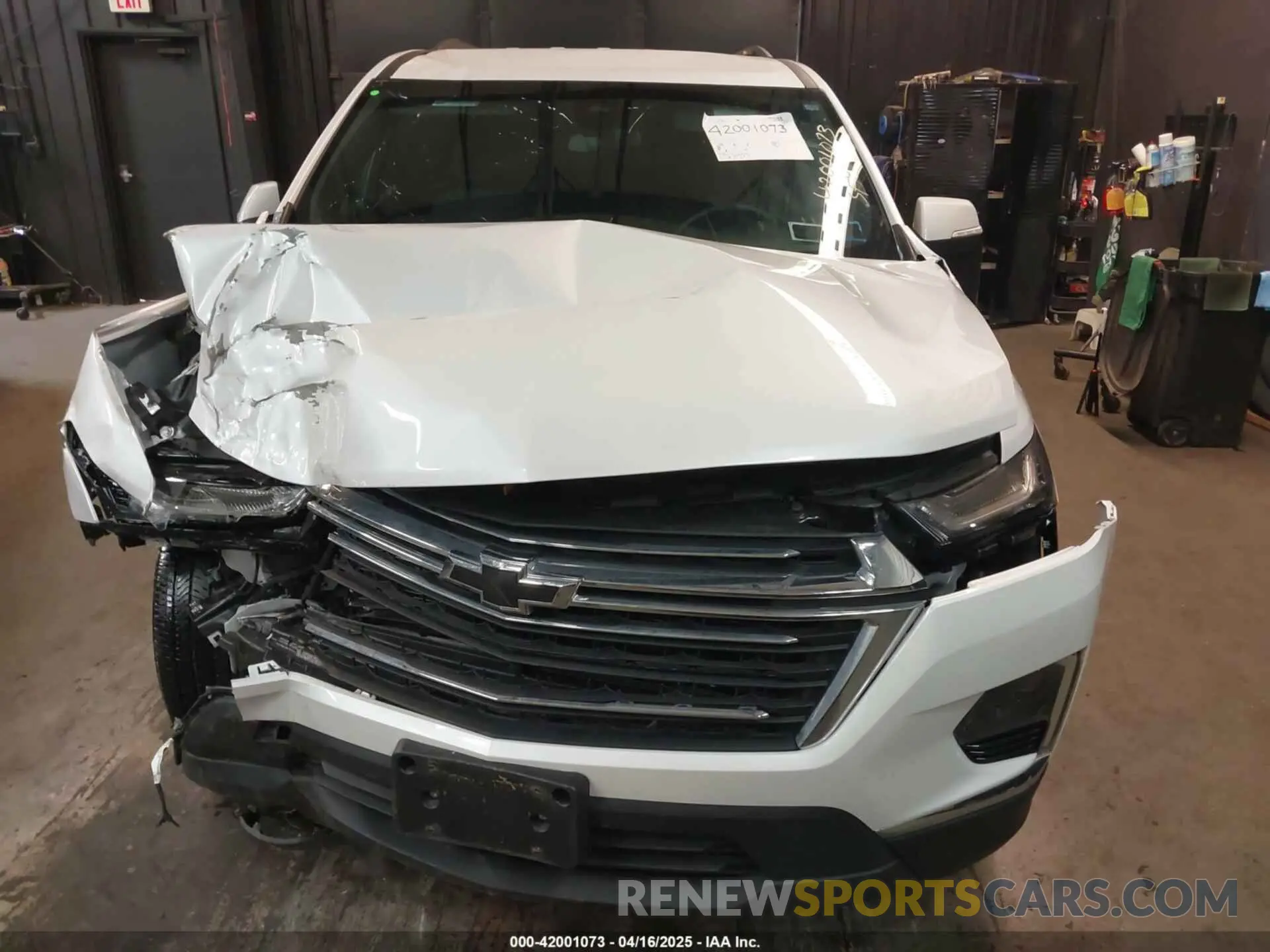 6 Photograph of a damaged car 1GNEVGKW4PJ332410 CHEVROLET TRAVERSE 2023