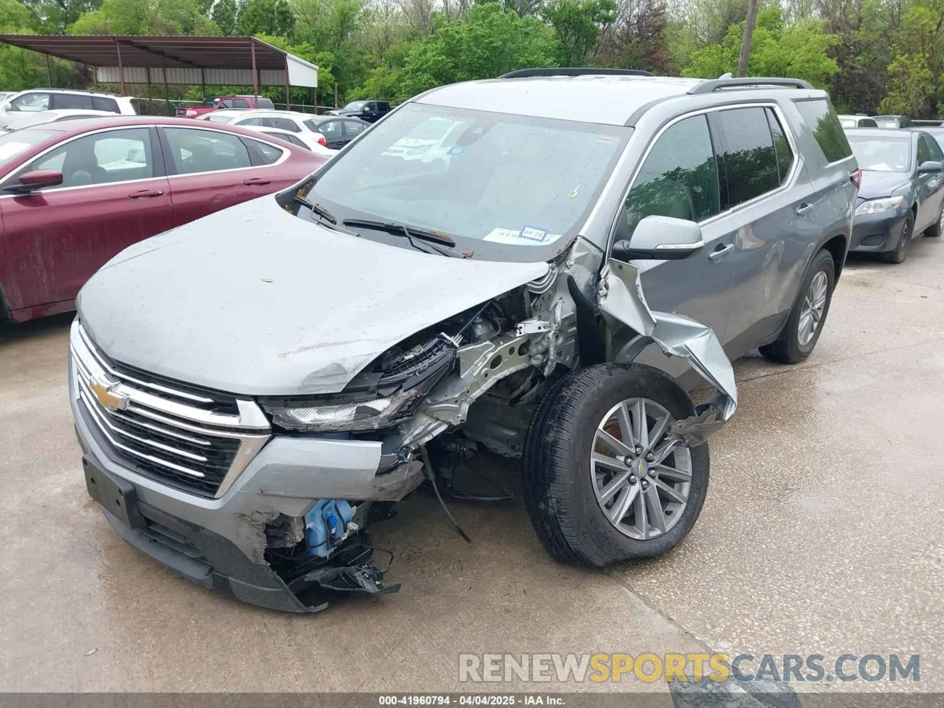 2 Фотография поврежденного автомобиля 1GNEVGKW5PJ243297 CHEVROLET TRAVERSE 2023