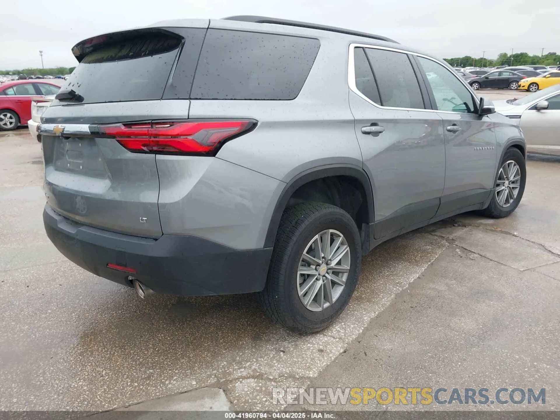 4 Фотография поврежденного автомобиля 1GNEVGKW5PJ243297 CHEVROLET TRAVERSE 2023