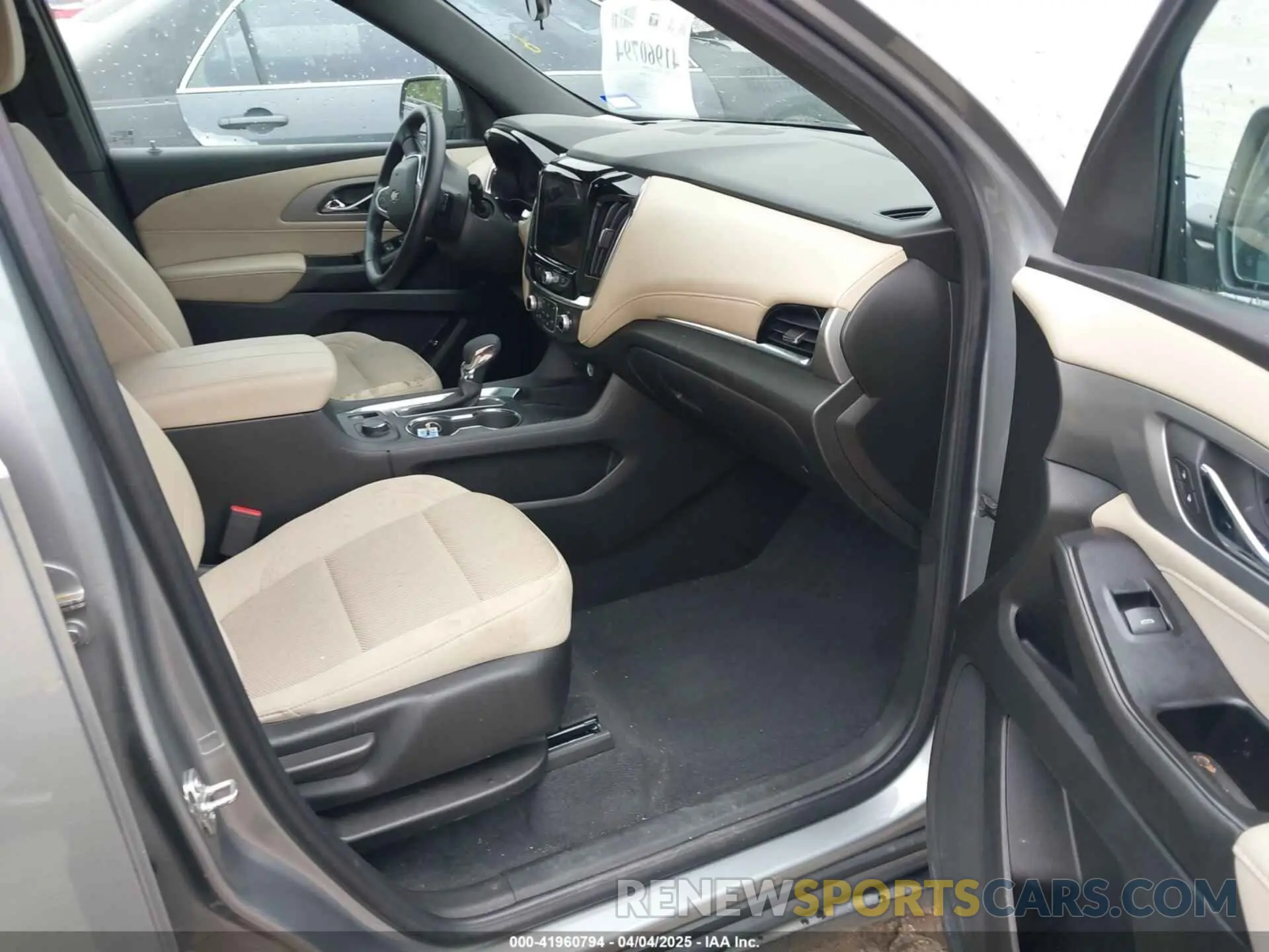 5 Фотография поврежденного автомобиля 1GNEVGKW5PJ243297 CHEVROLET TRAVERSE 2023