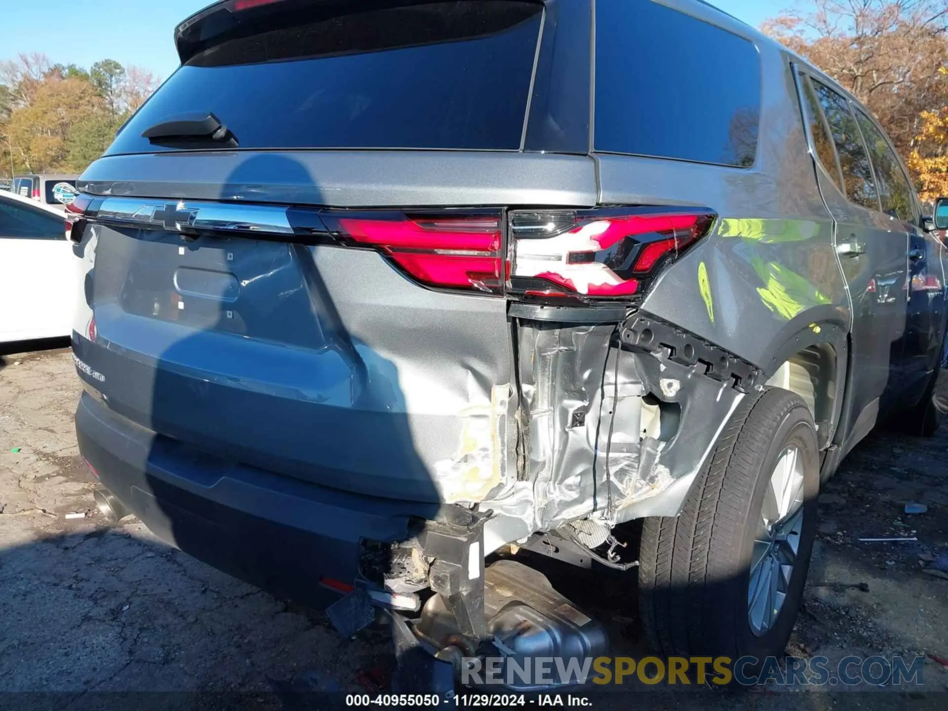 6 Photograph of a damaged car 1GNEVGKW5PJ324851 CHEVROLET TRAVERSE 2023