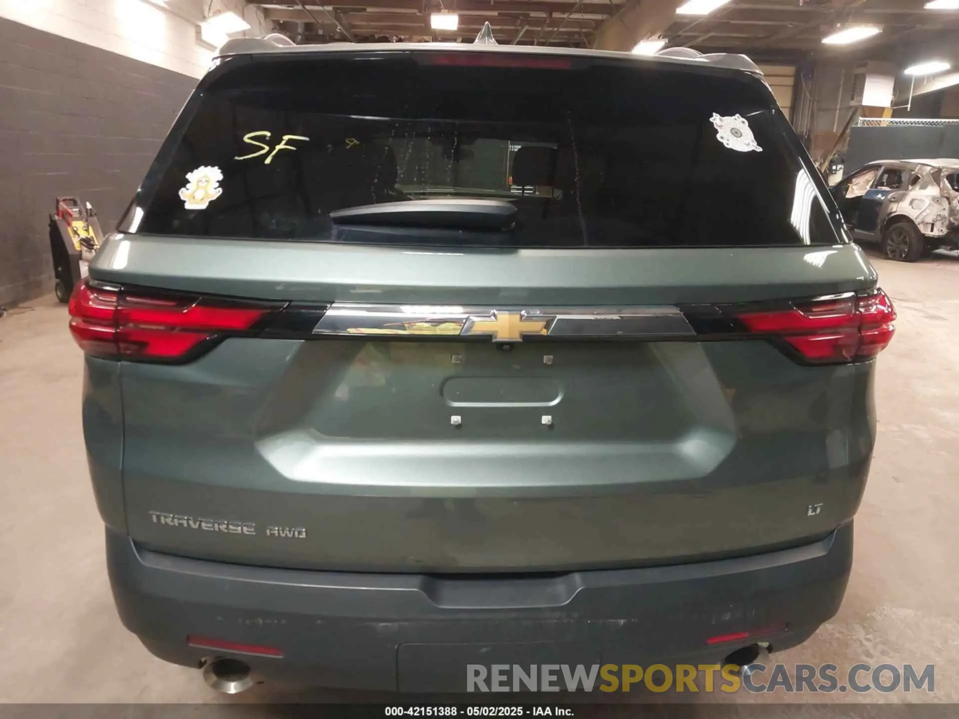 16 Photograph of a damaged car 1GNEVGKW6PJ272324 CHEVROLET TRAVERSE 2023