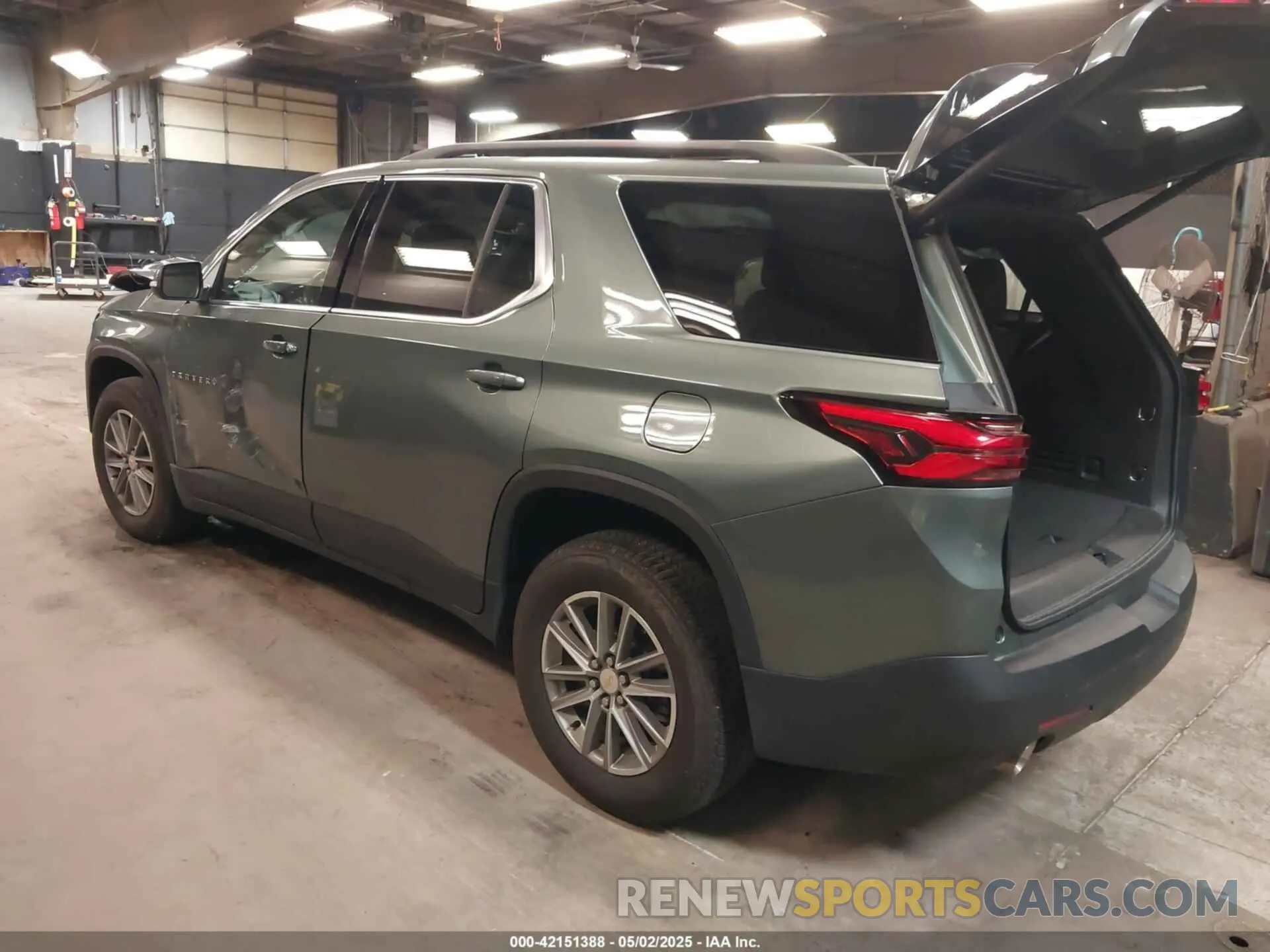 3 Photograph of a damaged car 1GNEVGKW6PJ272324 CHEVROLET TRAVERSE 2023