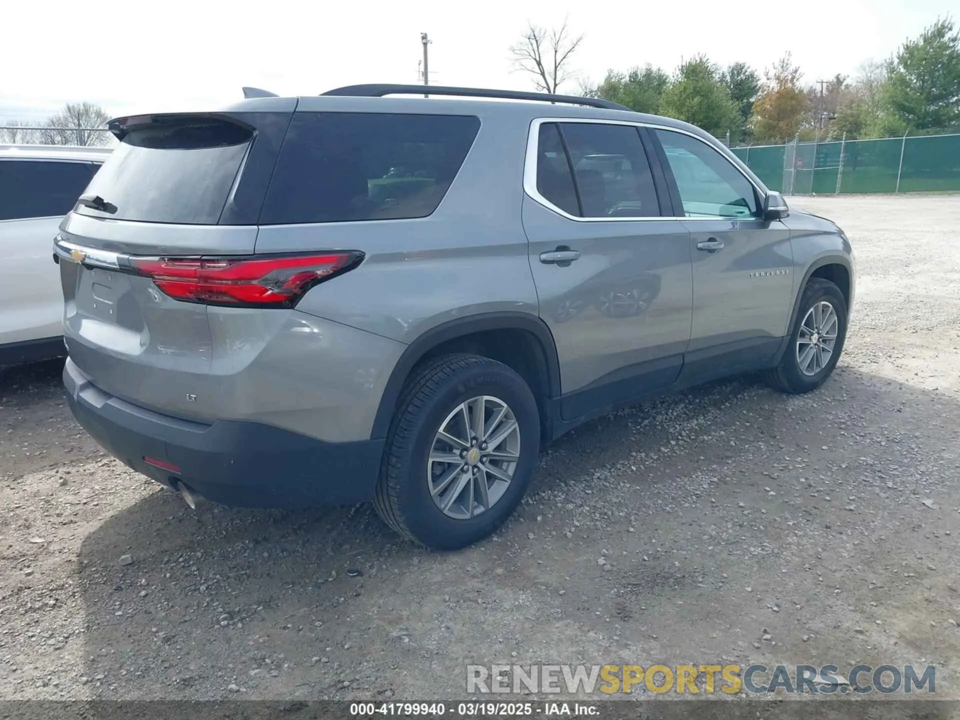 4 Фотография поврежденного автомобиля 1GNEVGKW7PJ242071 CHEVROLET TRAVERSE 2023